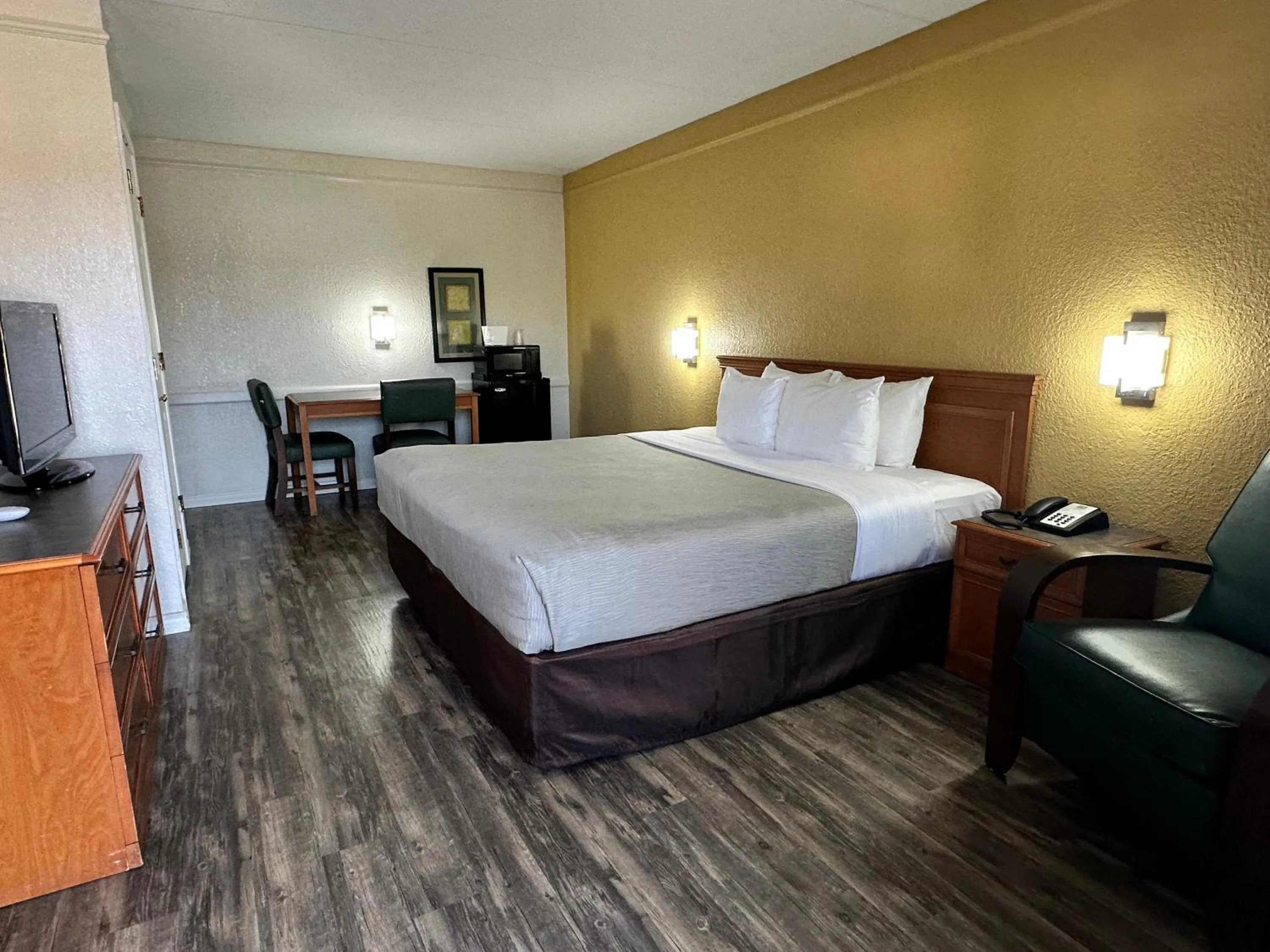 Bed in Baymont by Wyndham Nacogdoches Near University