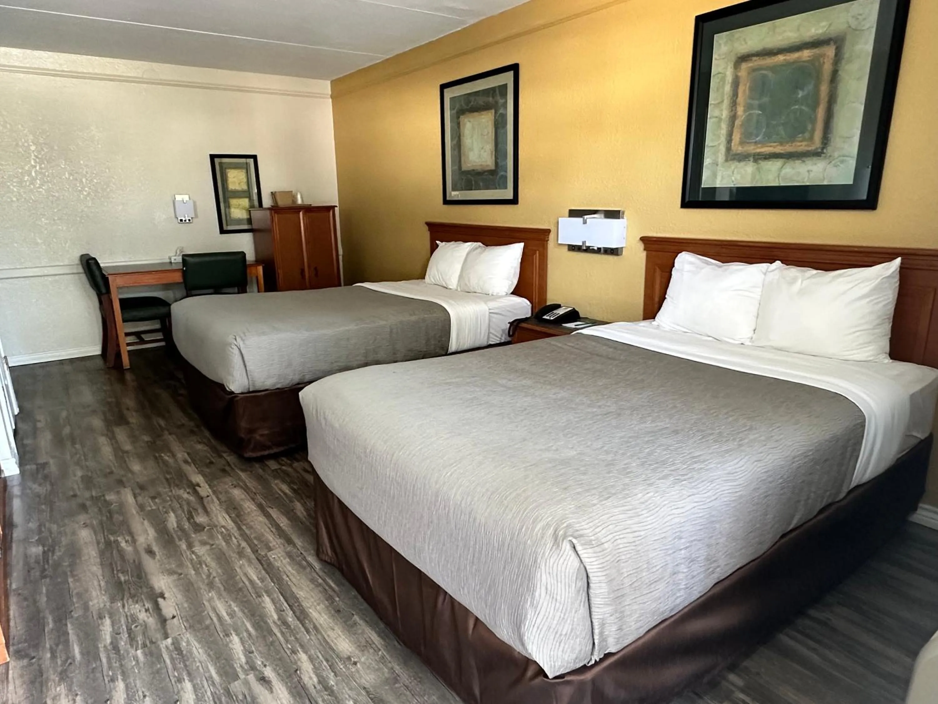 Bedroom, Bed in Baymont by Wyndham Nacogdoches Near University