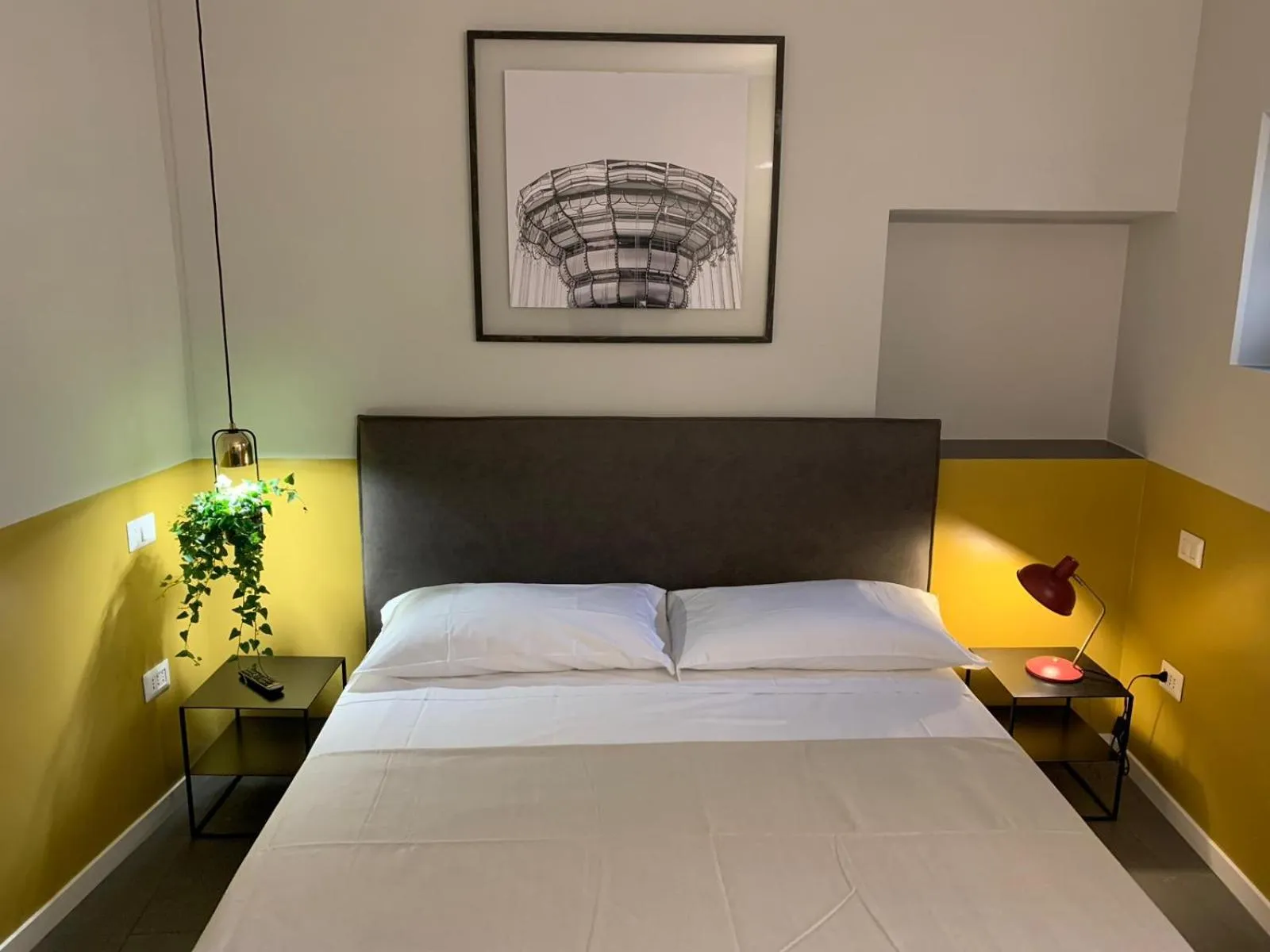 Bed in Cavour Urban Rooms by GHOR