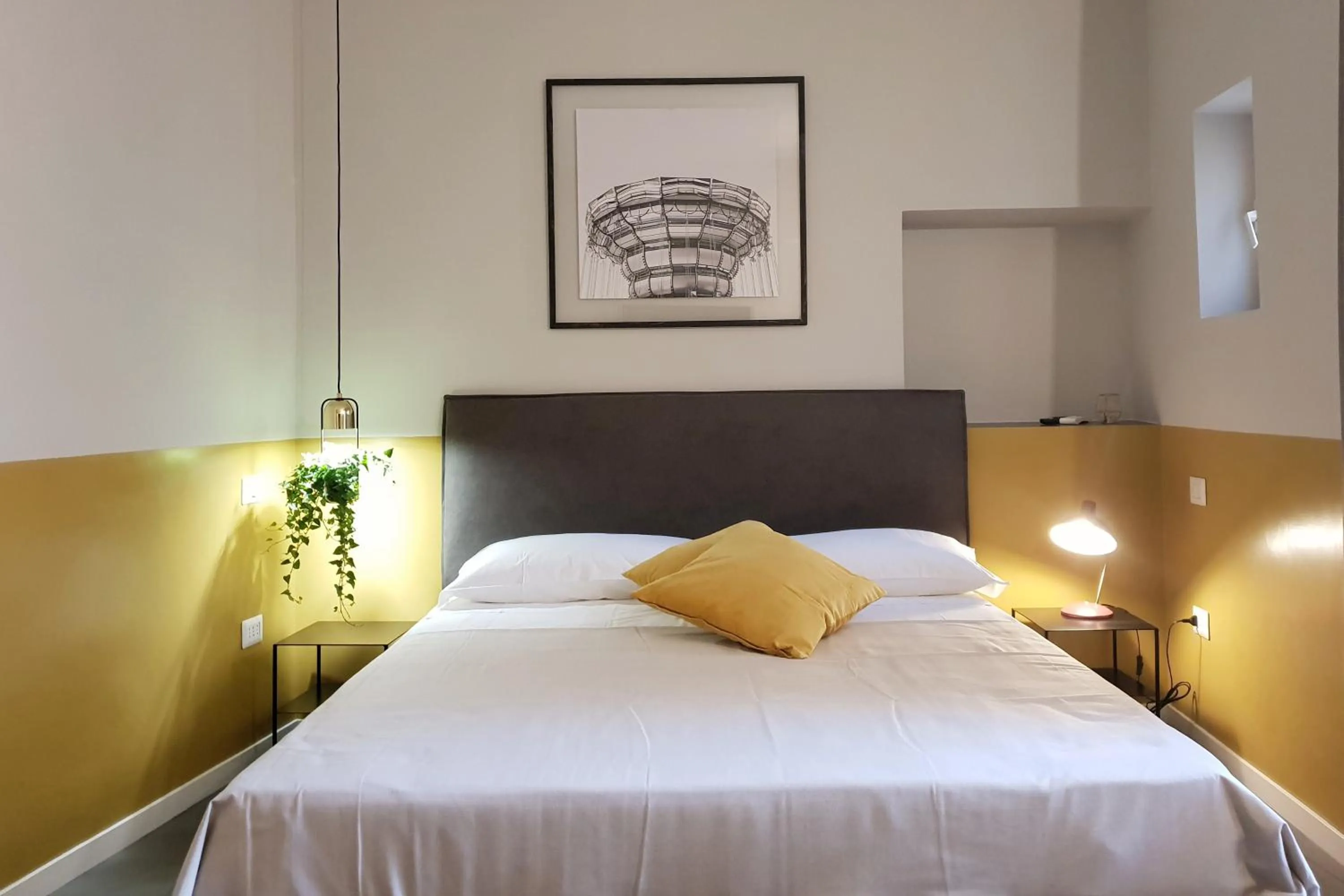 Bed in Cavour Urban Rooms by GHOR