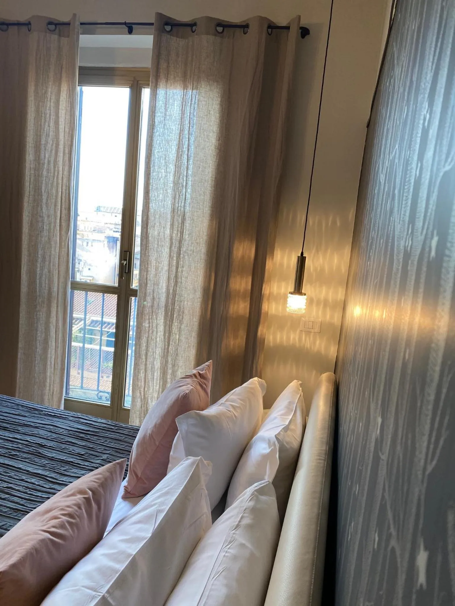 Bed in Cavour Urban Rooms by GHOR