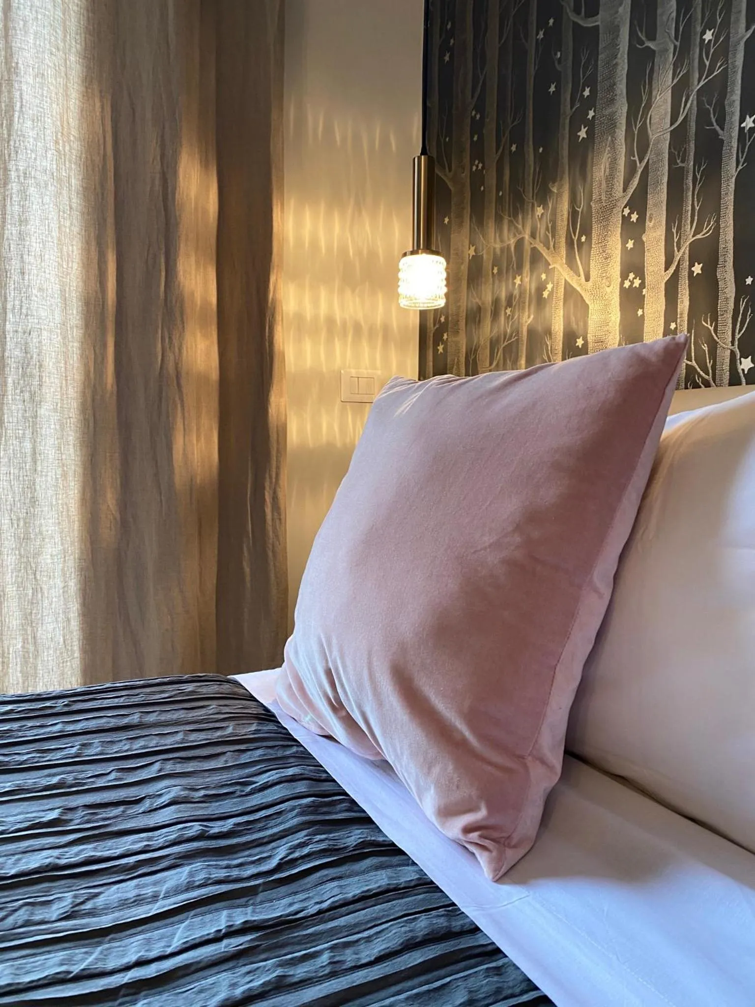 Bed in Cavour Urban Rooms by GHOR