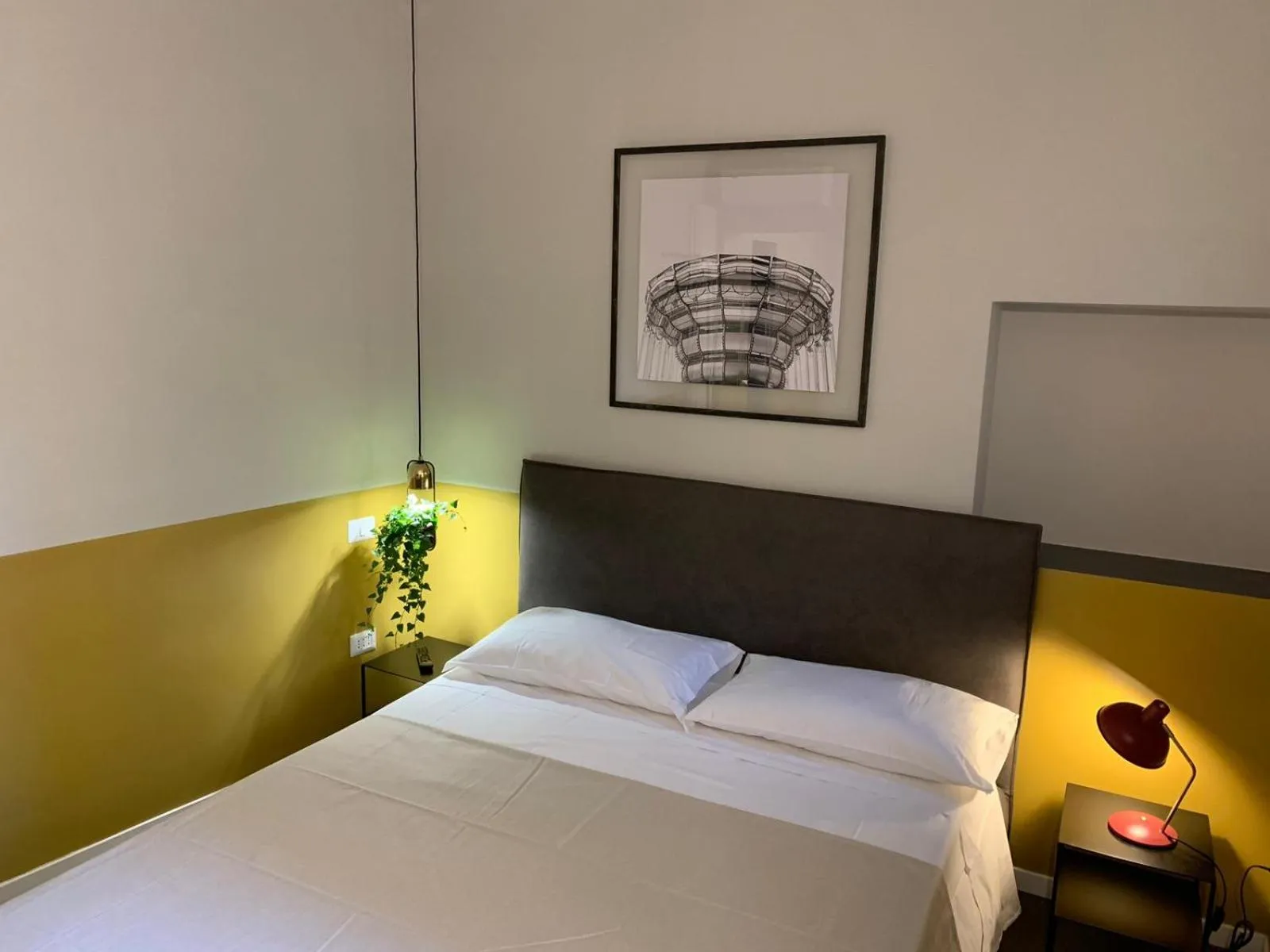 Bed in Cavour Urban Rooms by GHOR