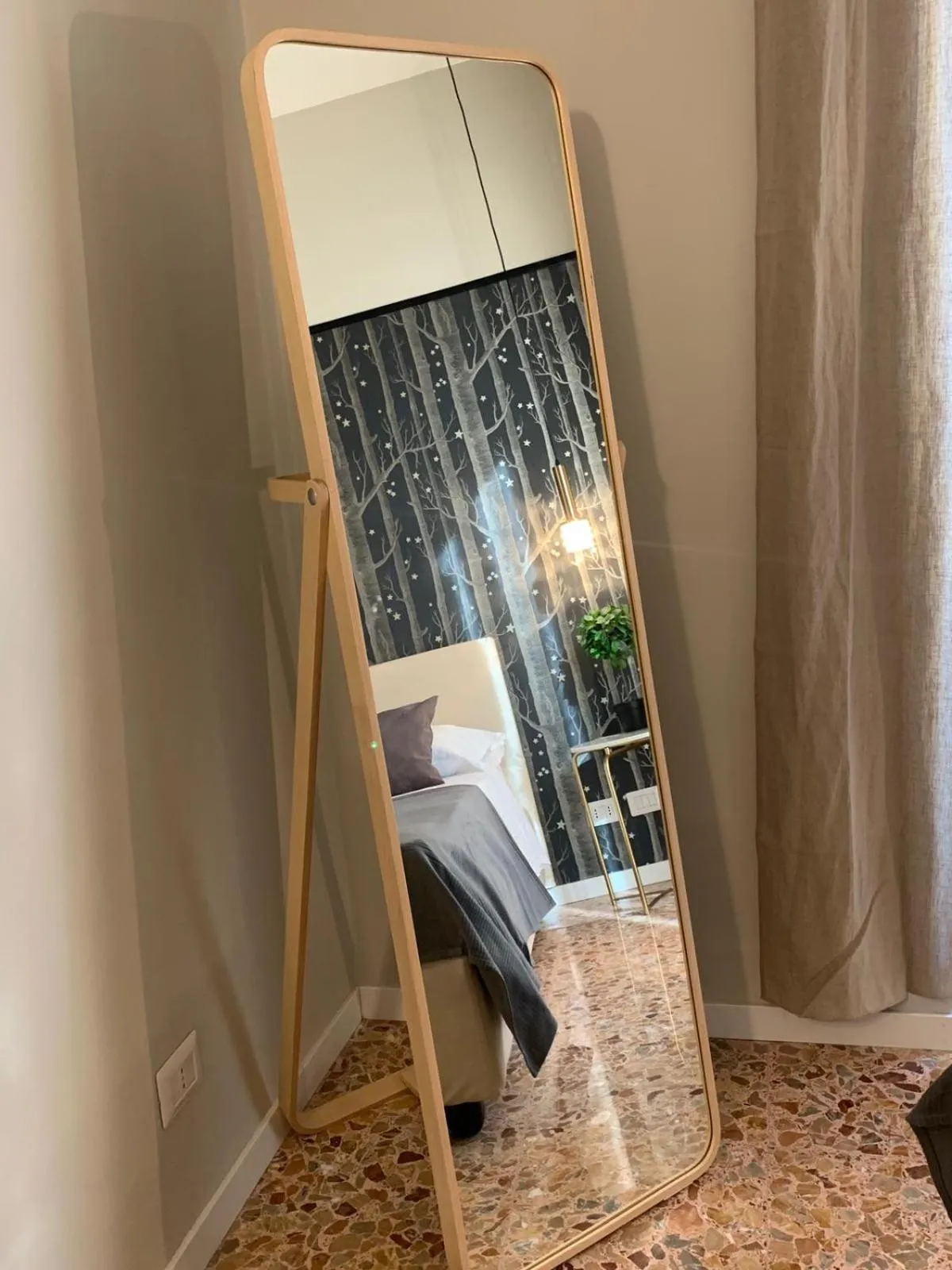 Property building, Bed in Cavour Urban Rooms by GHOR