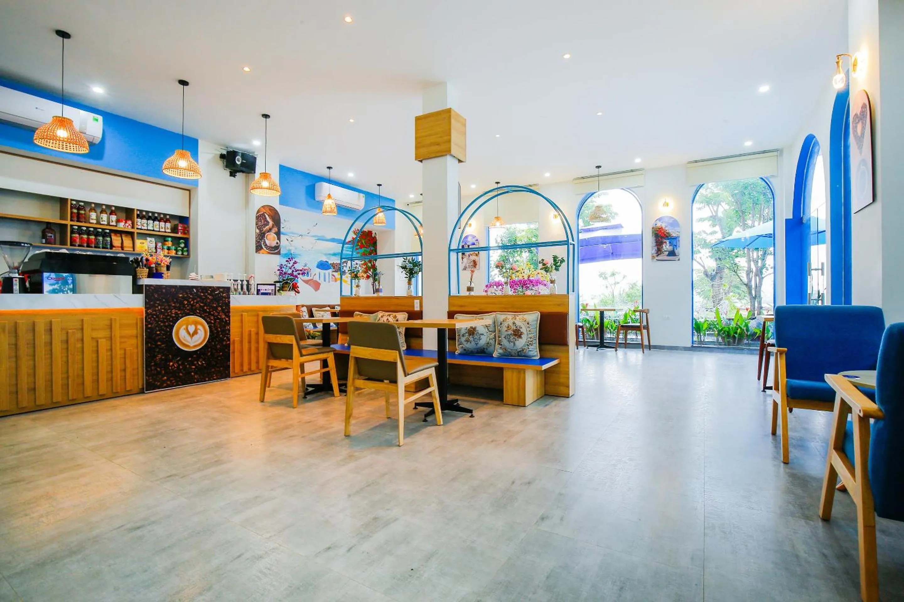 Lobby or reception in Santorini House and Coffee