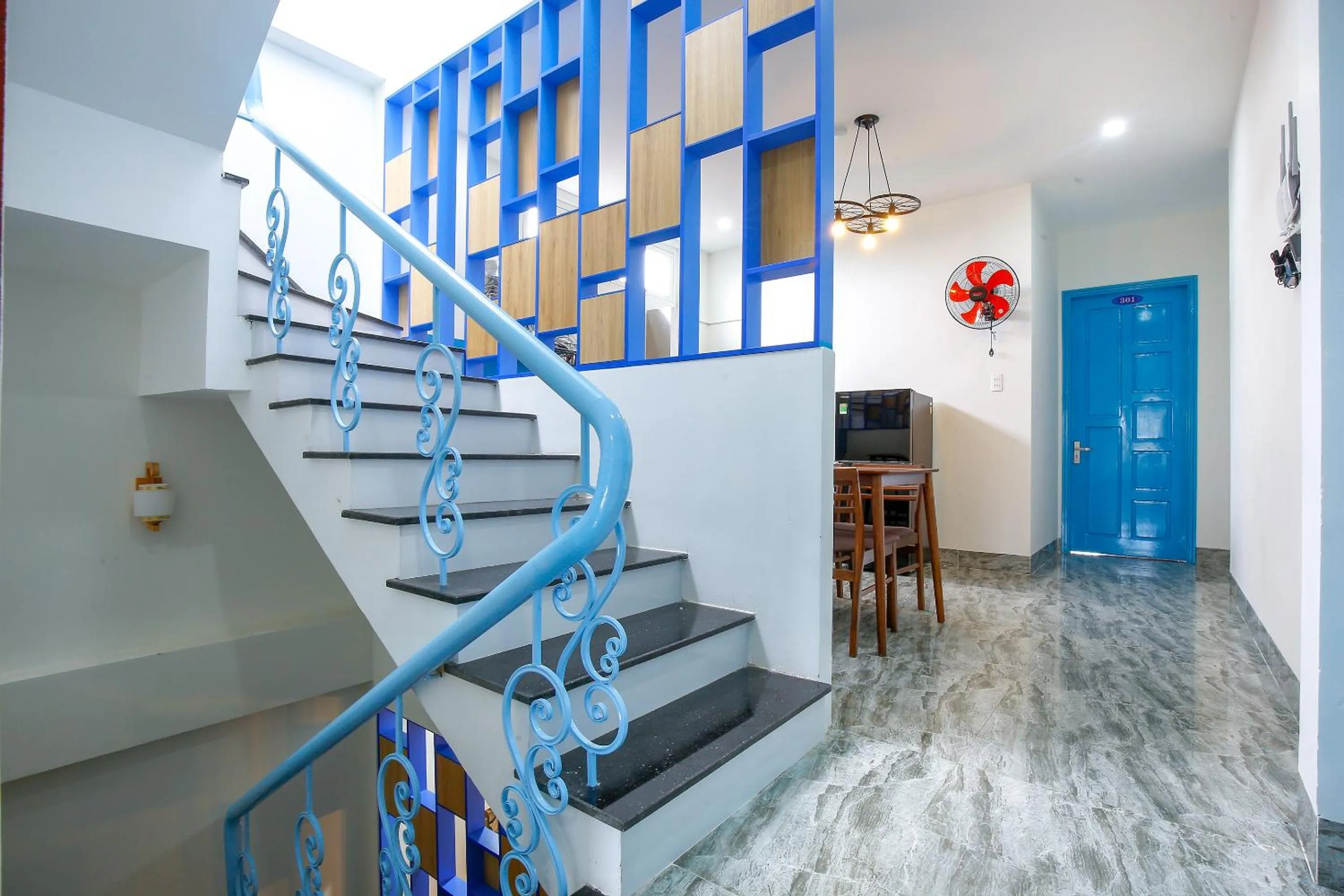 Lobby or reception in Santorini House and Coffee