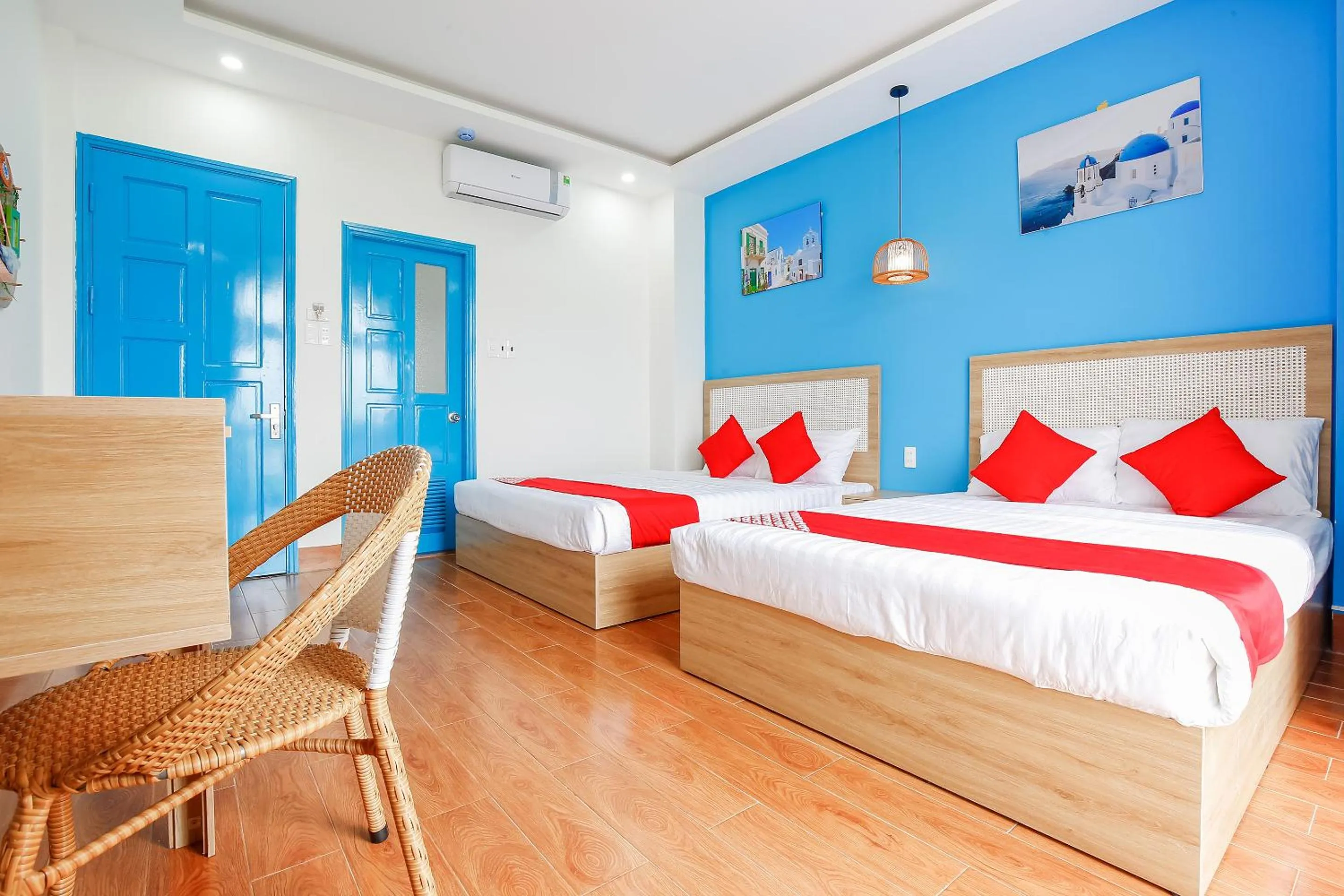 Photo of the whole room, Bed in Santorini House and Coffee