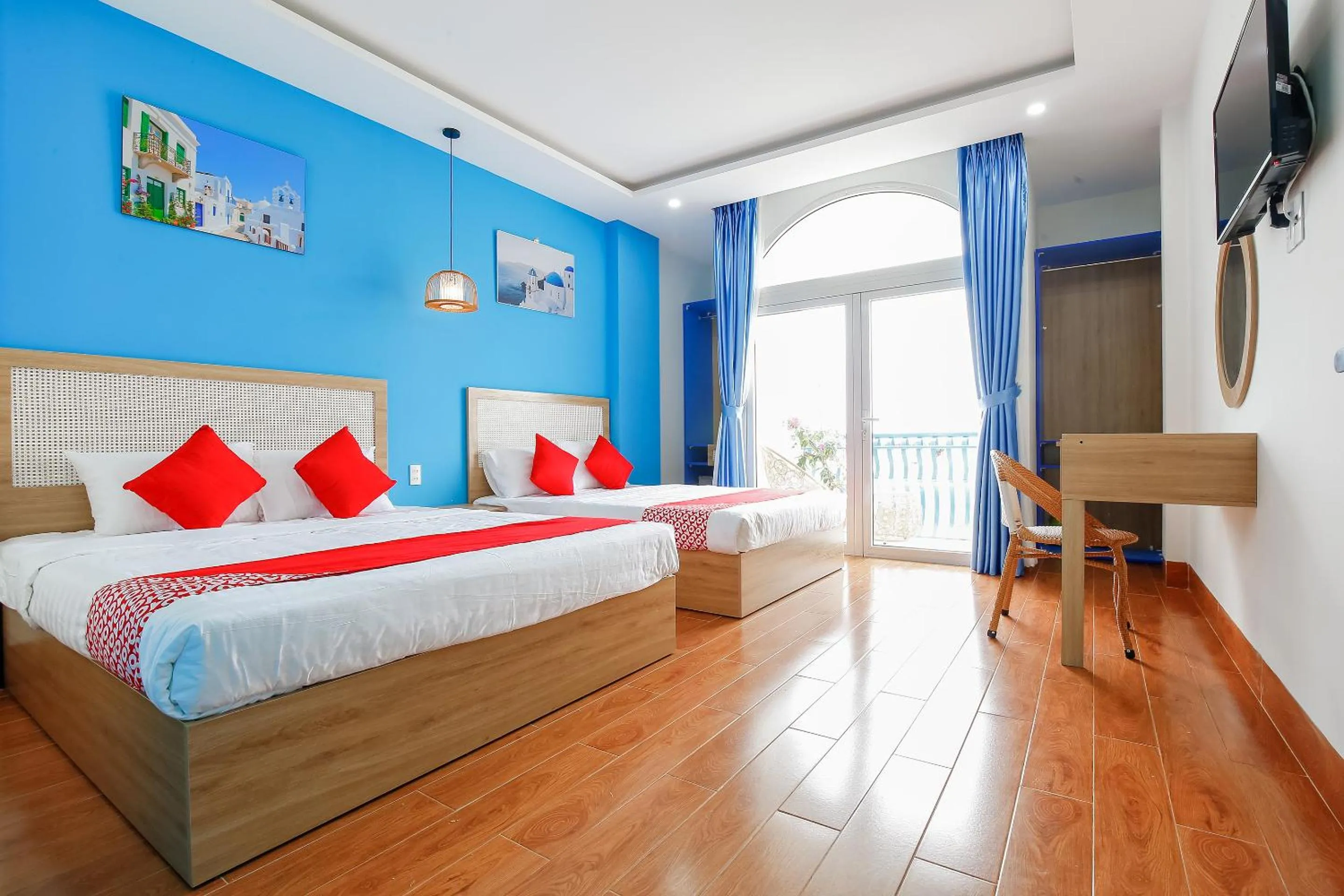 Photo of the whole room, Bed in Santorini House and Coffee