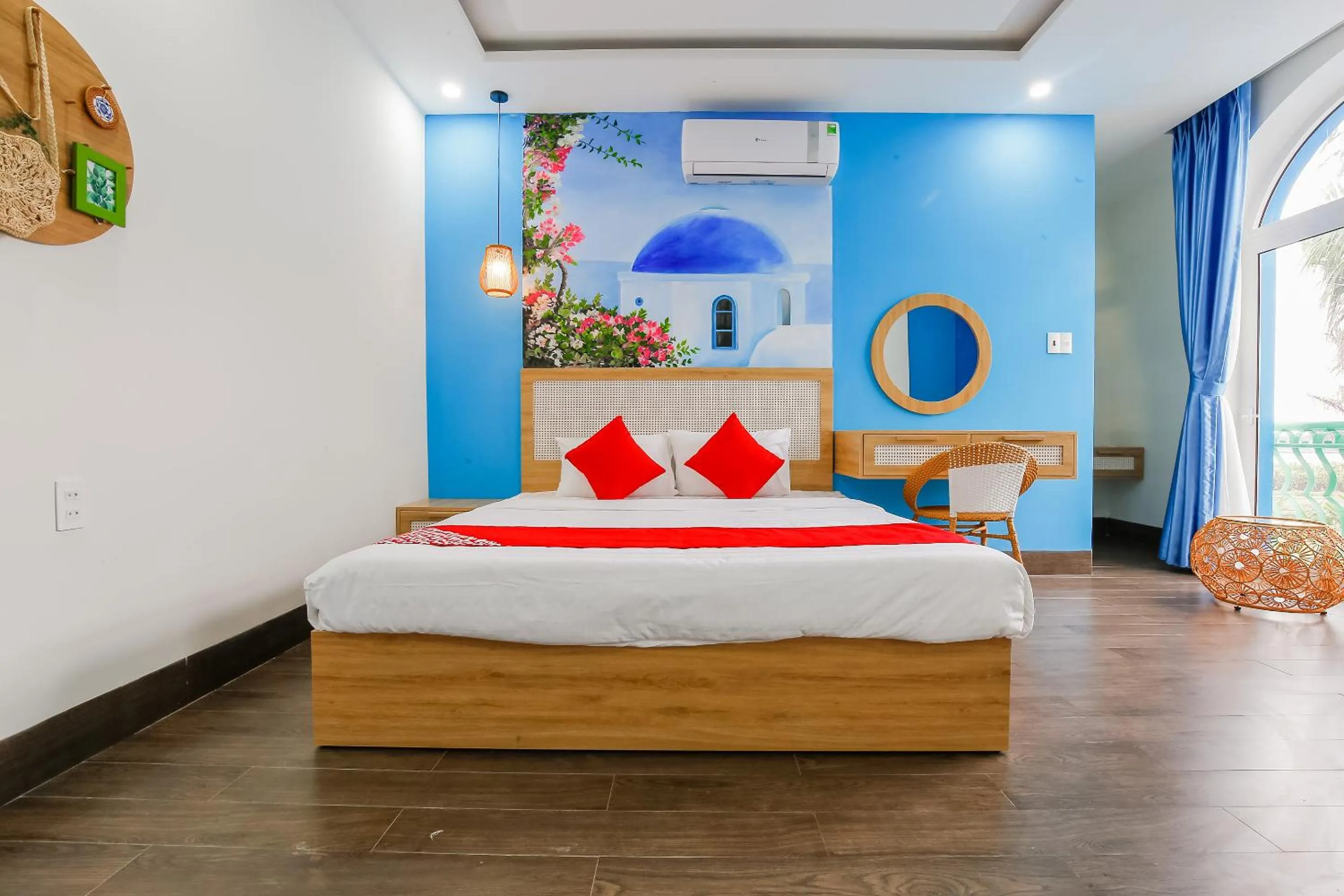 Photo of the whole room, Bed in Santorini House and Coffee