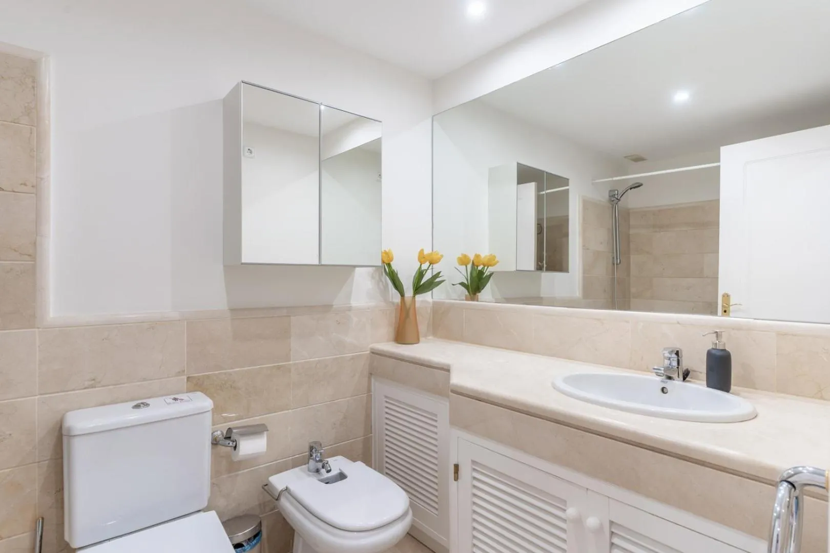 Bathroom in LOS ARQUEROS GOLF APARTMENTS