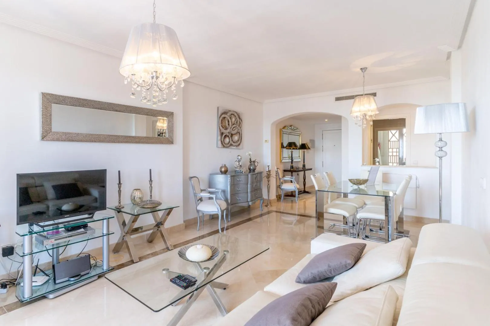 Living room in LOS ARQUEROS GOLF APARTMENTS