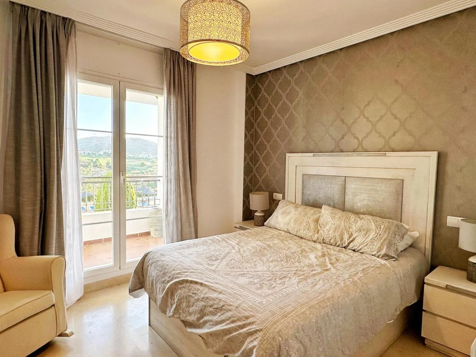 Bed in LOS ARQUEROS GOLF APARTMENTS