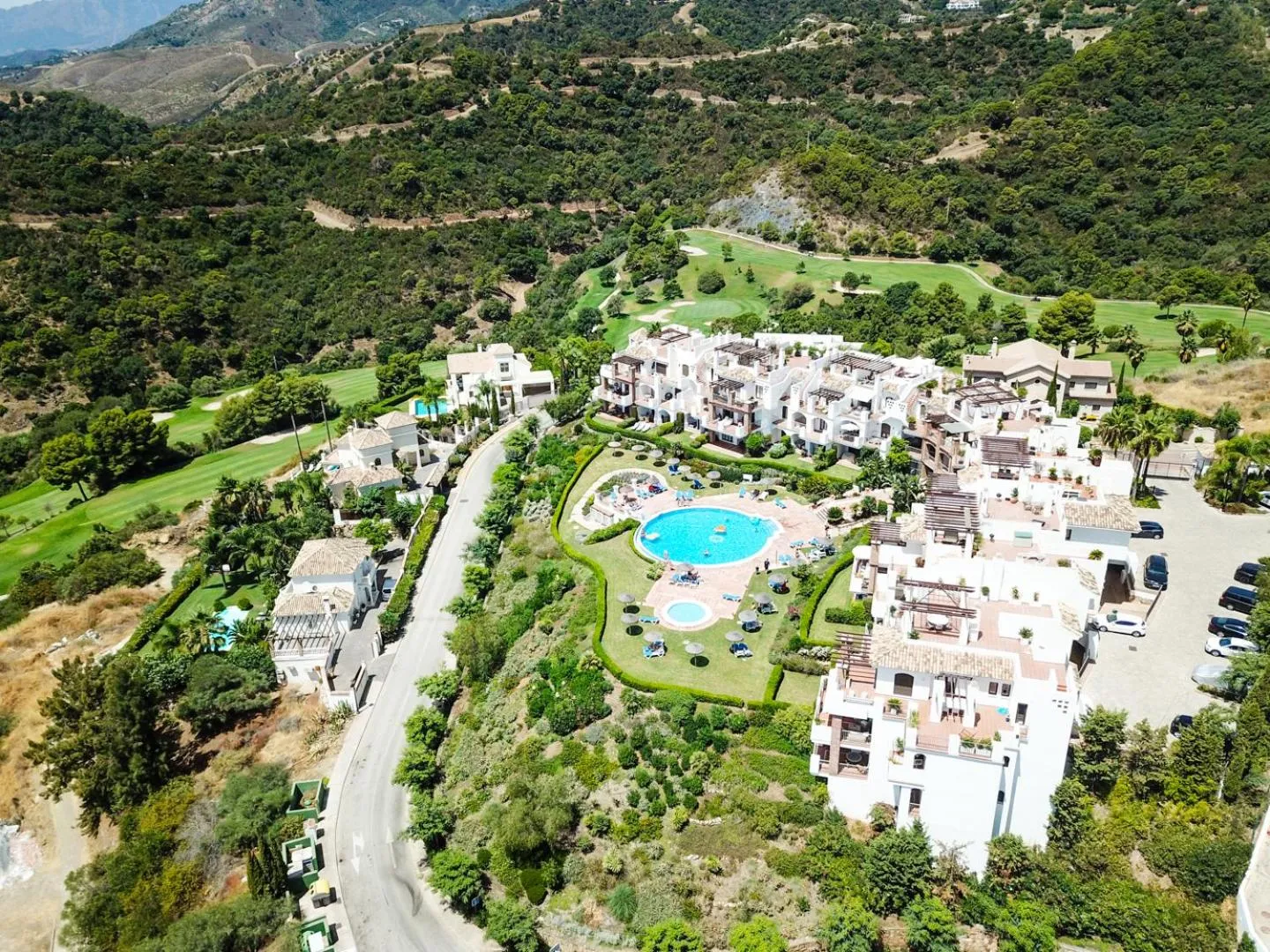 Spring in LOS ARQUEROS GOLF APARTMENTS