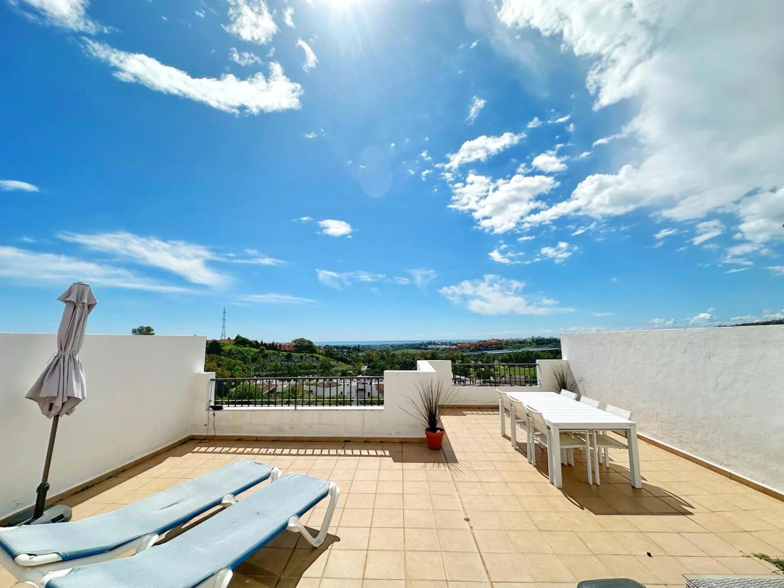 LOS ARQUEROS GOLF APARTMENTS