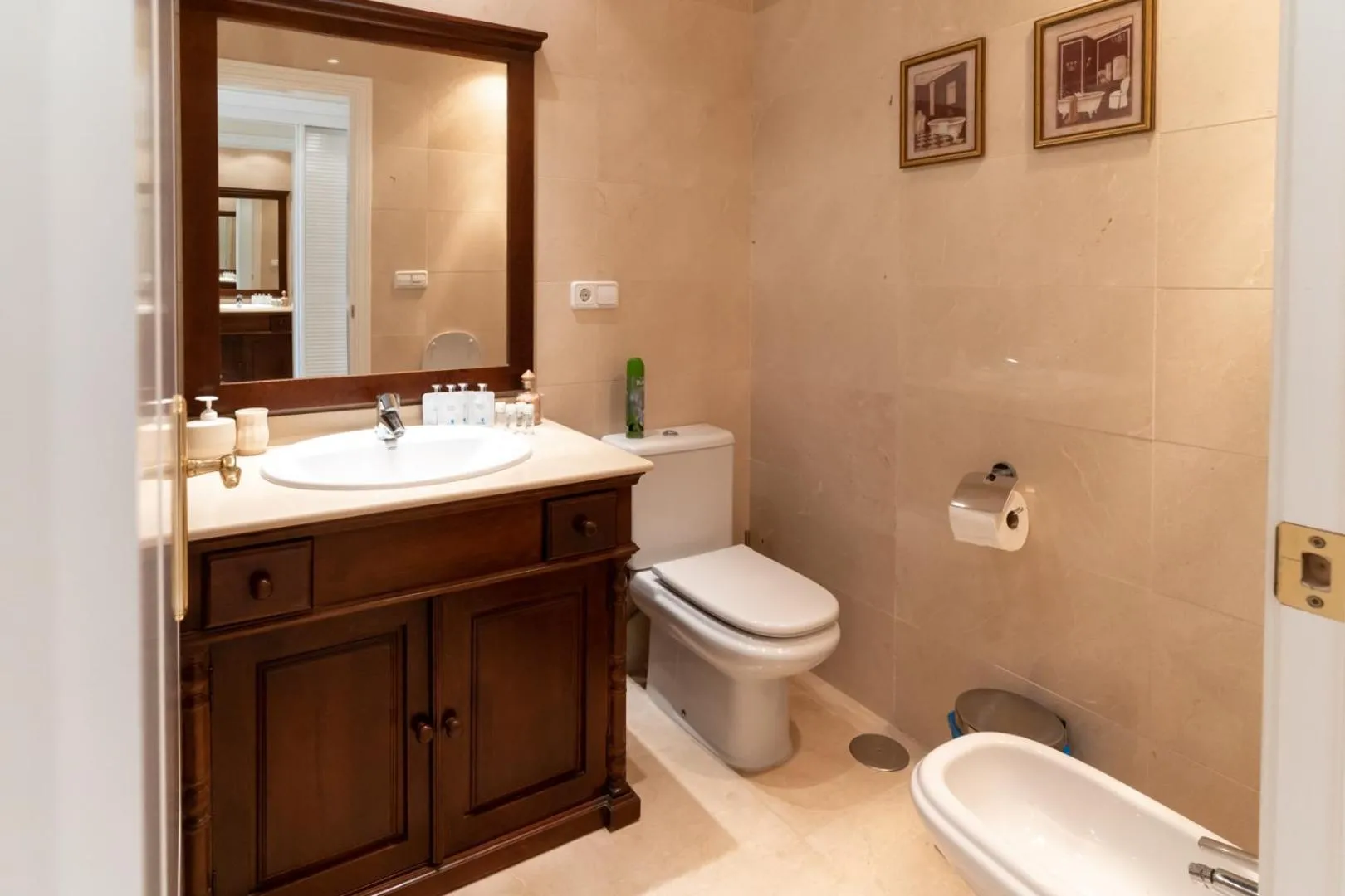 Bathroom in LOS ARQUEROS GOLF APARTMENTS