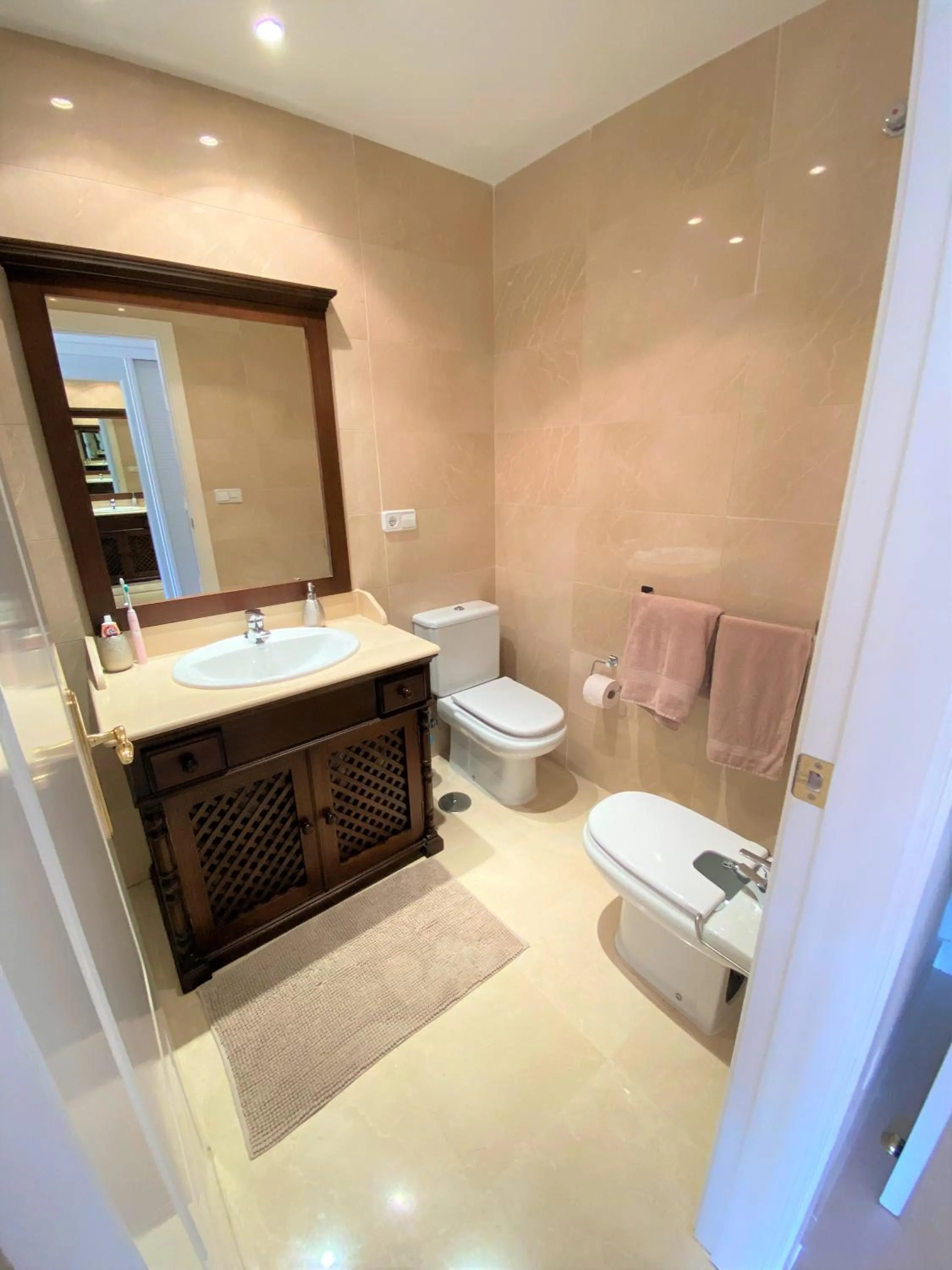 Bathroom in LOS ARQUEROS GOLF APARTMENTS