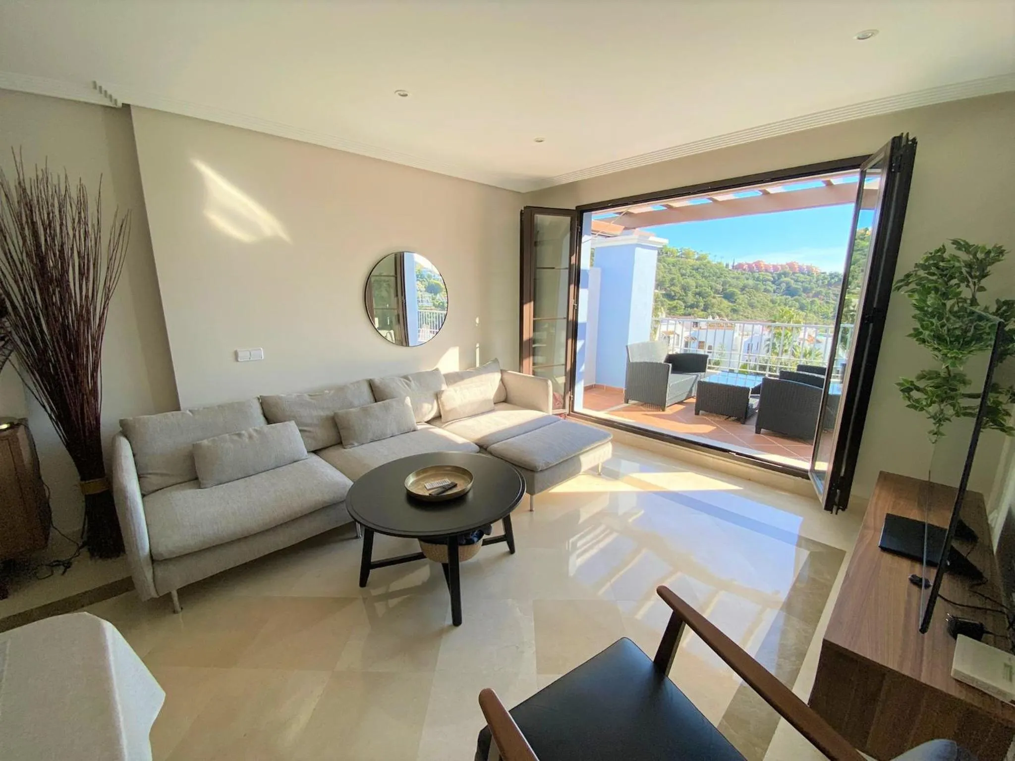 Living room in LOS ARQUEROS GOLF APARTMENTS