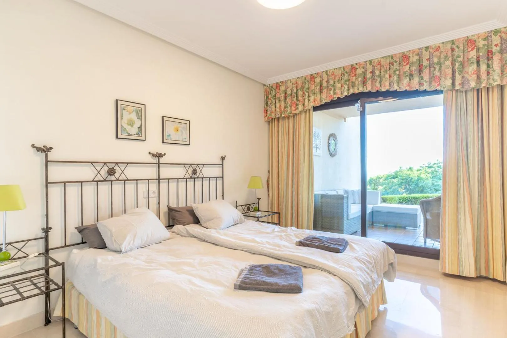 Bed in LOS ARQUEROS GOLF APARTMENTS