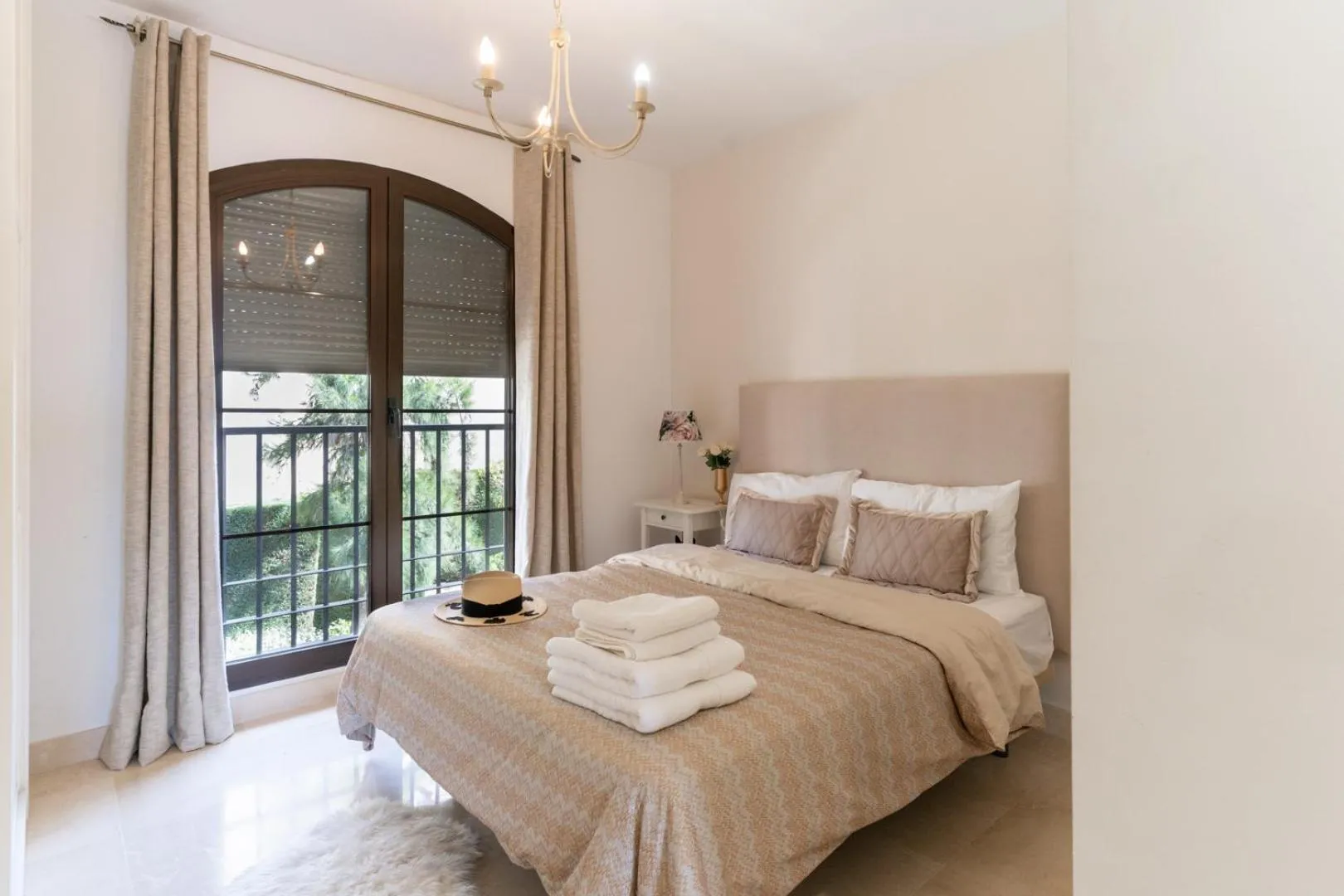 Bed in LOS ARQUEROS GOLF APARTMENTS