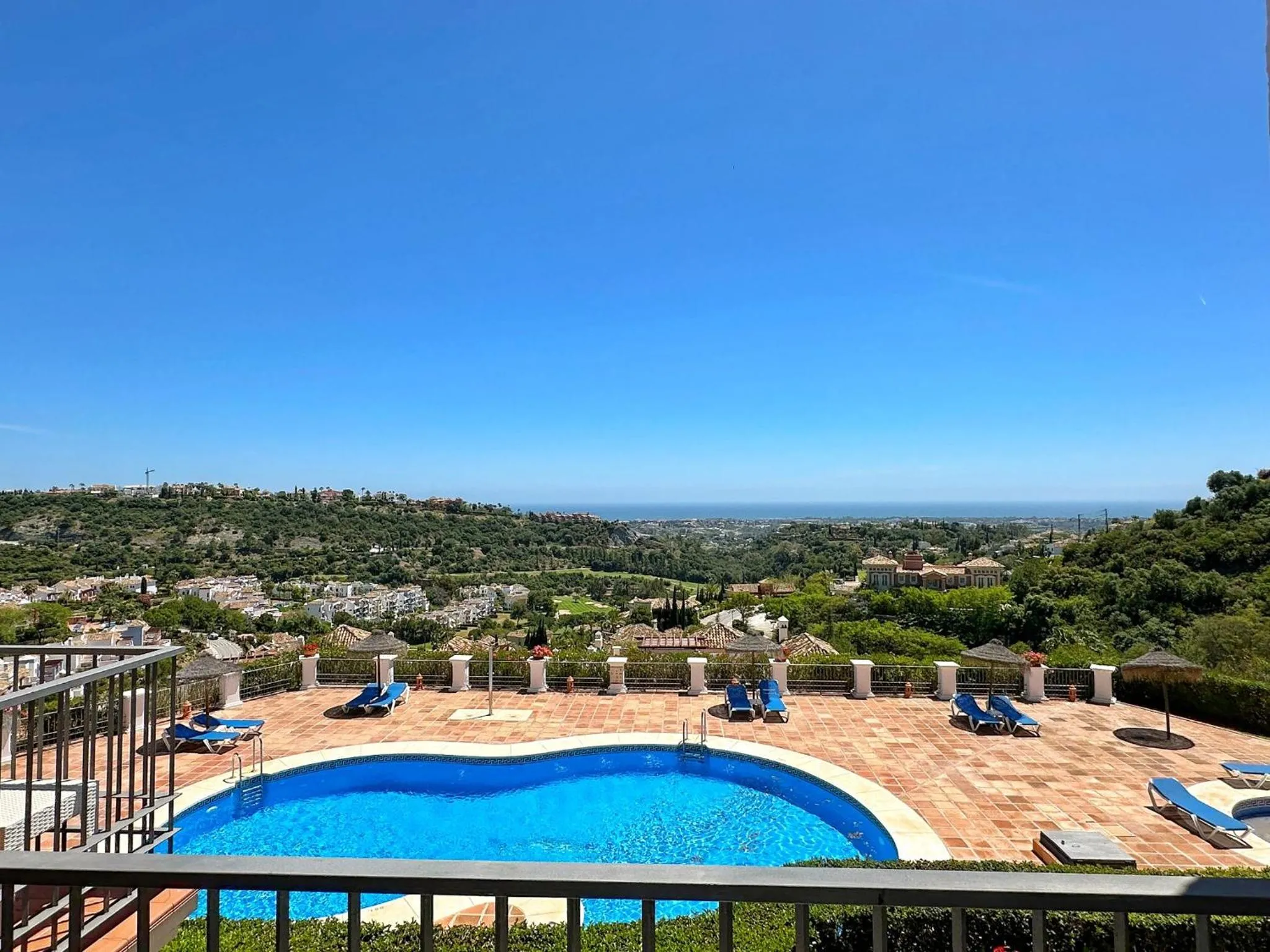 LOS ARQUEROS GOLF APARTMENTS