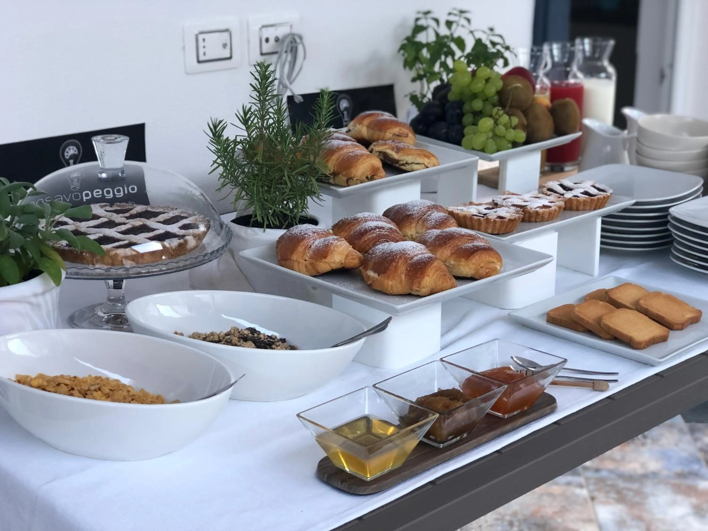 Food and drinks in Praja vecchia