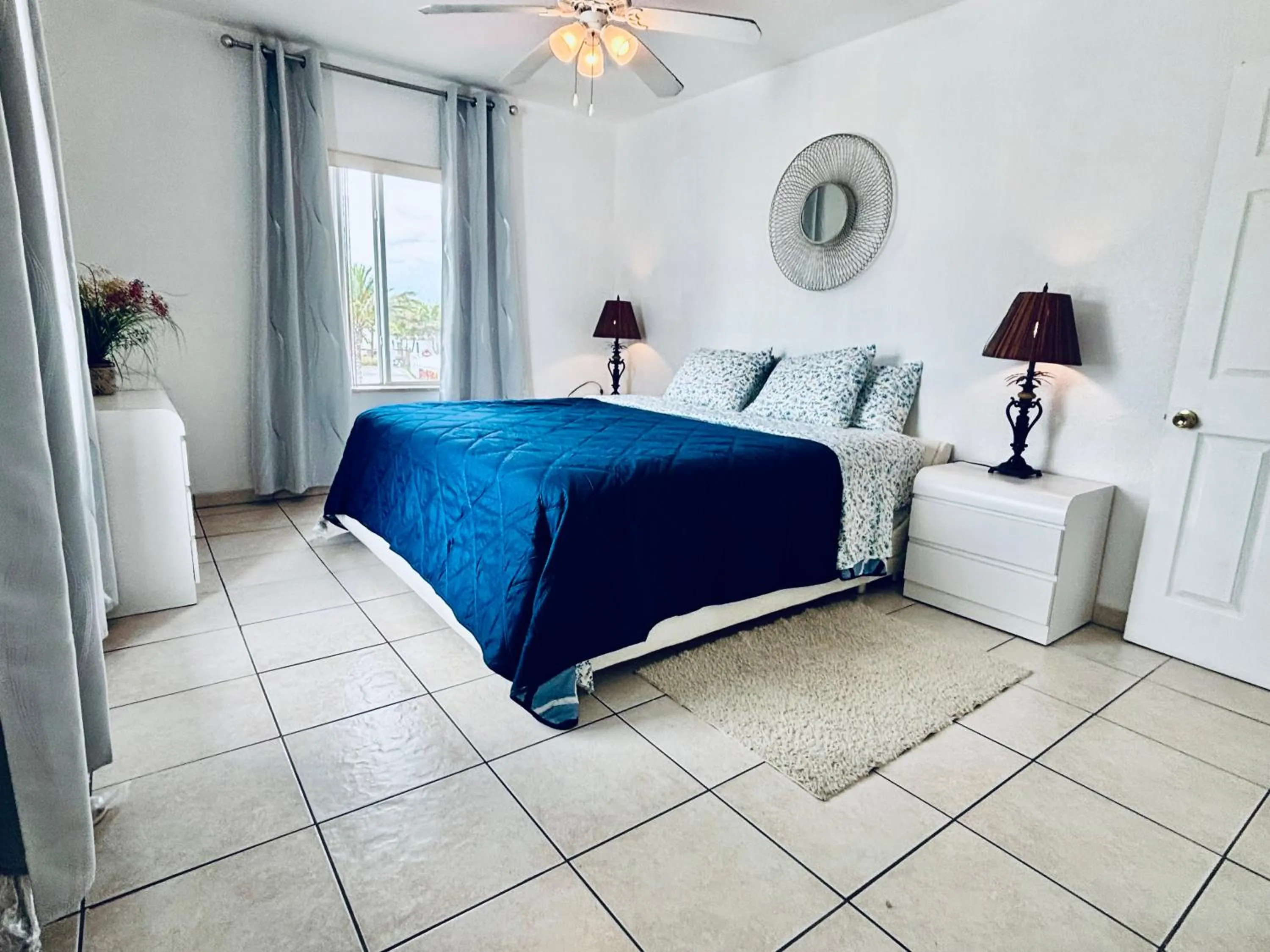 Bed in Beach Tide Motel