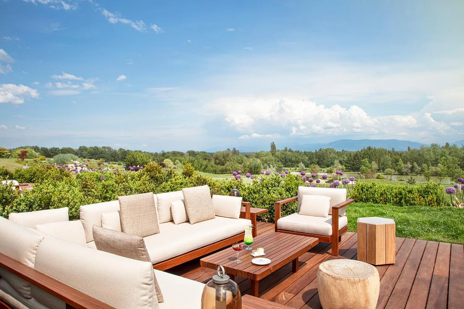 Seating area in Jiva Hill Resort - Genève