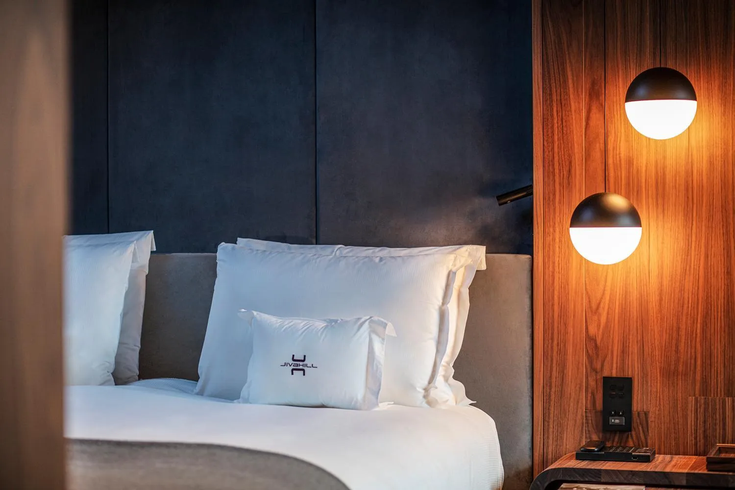 Bed in Jiva Hill Resort - Genève