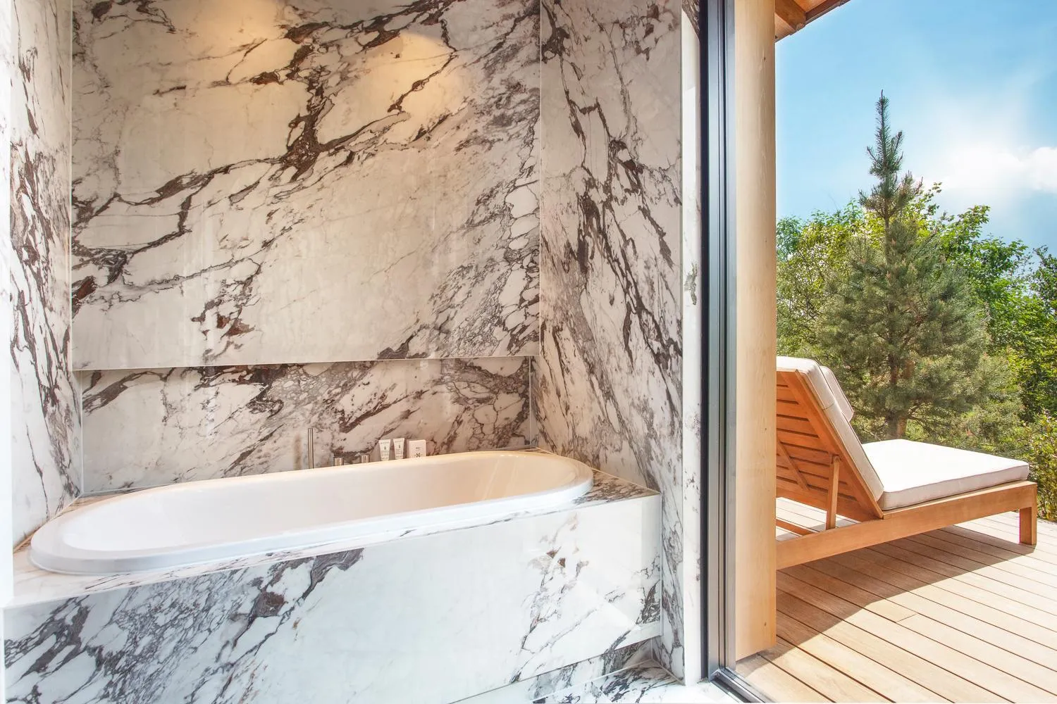 Shower in Jiva Hill Resort - Genève