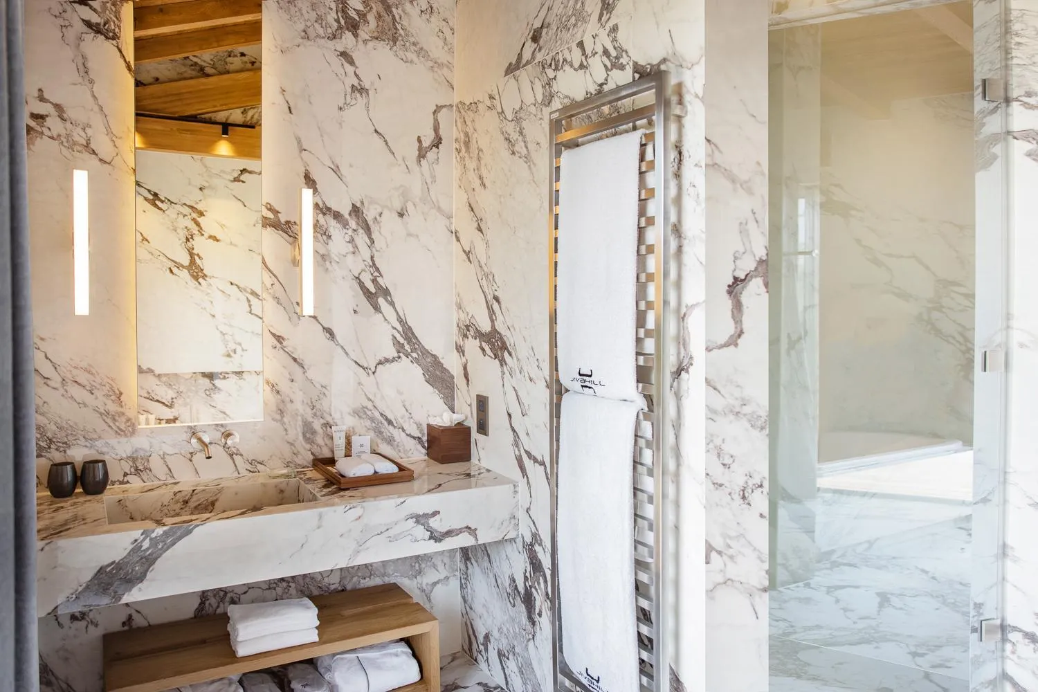 Shower in Jiva Hill Resort - Genève