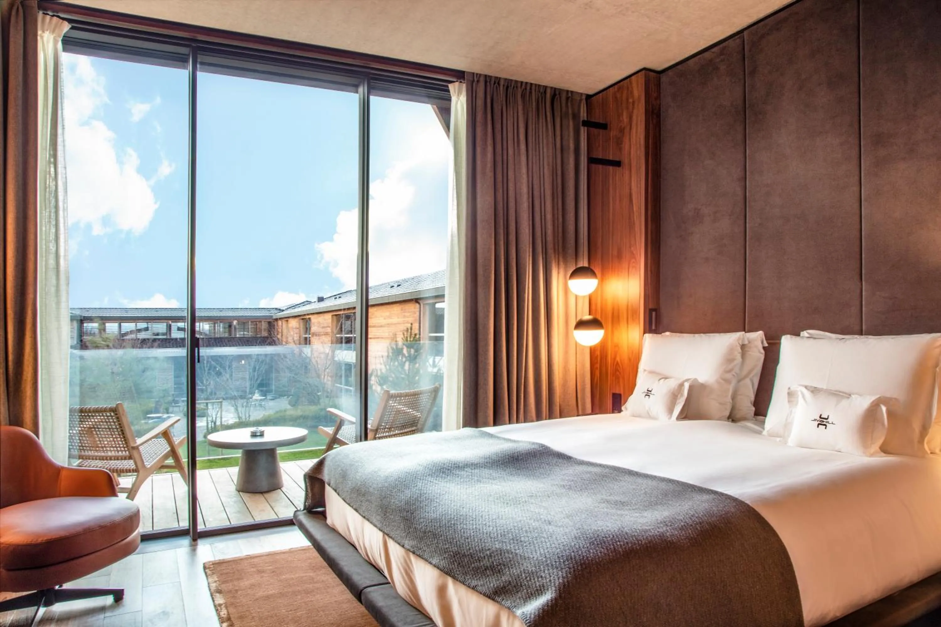 Photo of the whole room, Bed in Jiva Hill Resort - Genève