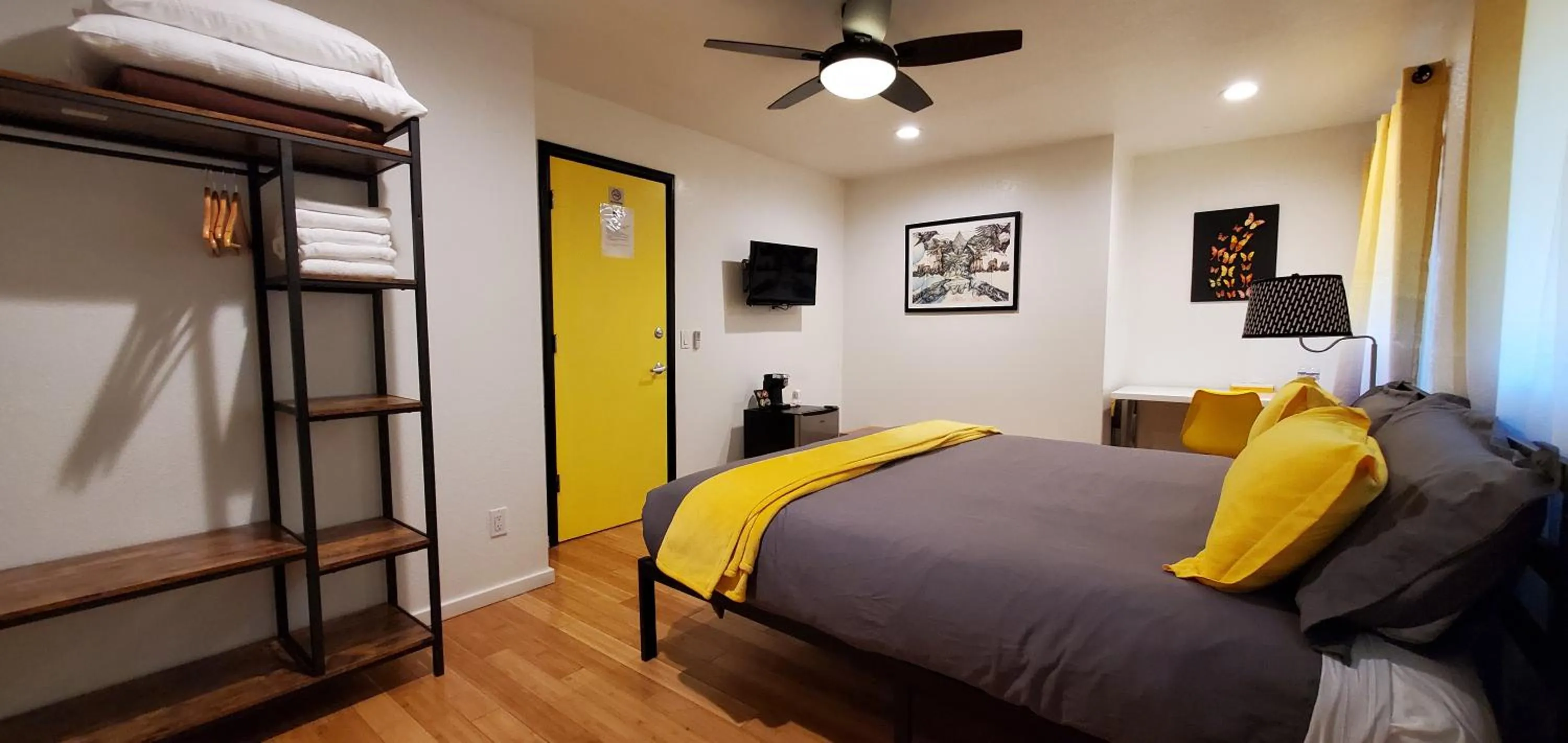 Bed in The Mammoth Inn