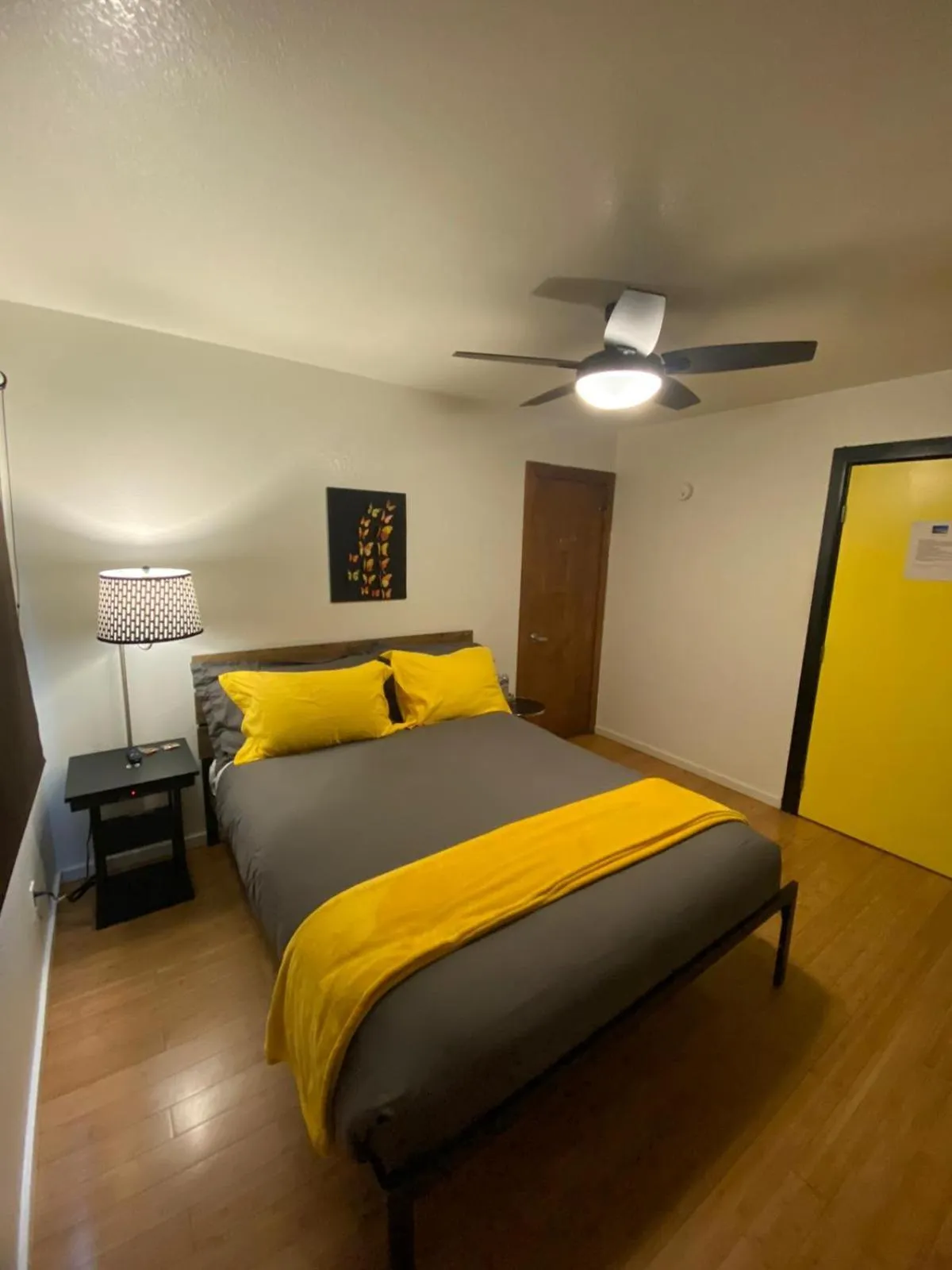 Bed in The Mammoth Inn