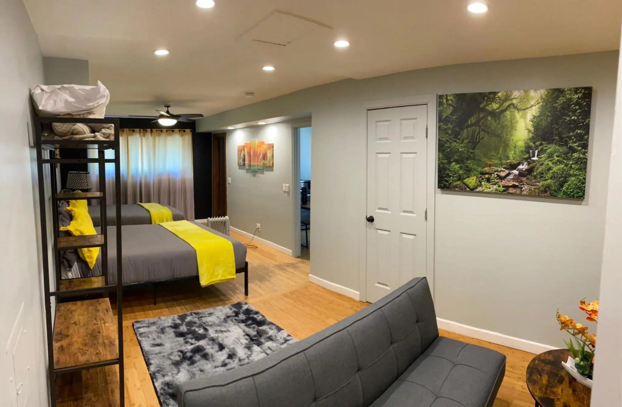 Bed in The Mammoth Inn