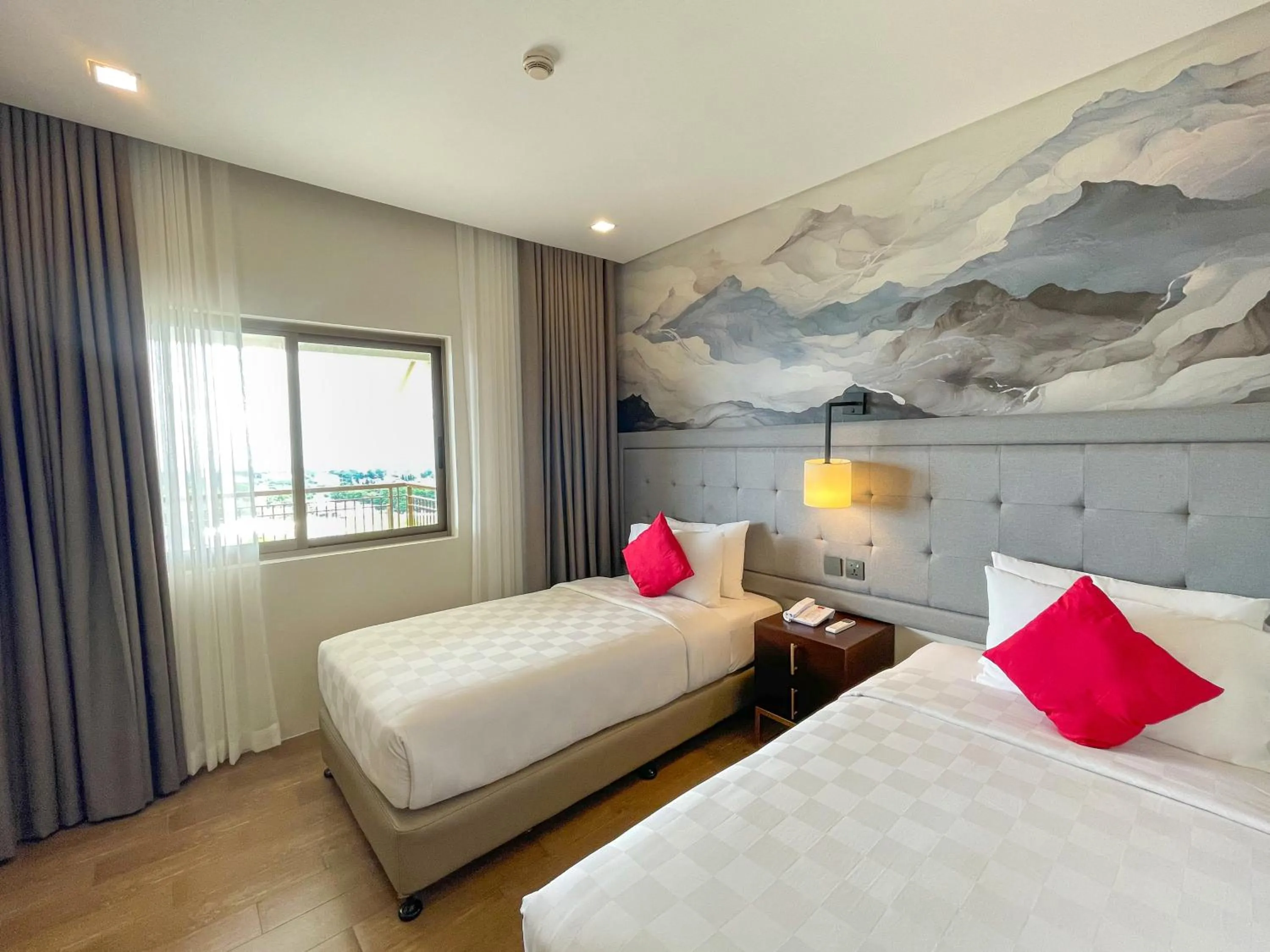 Bed in Summit Ridge Tagaytay - Newly Renovated