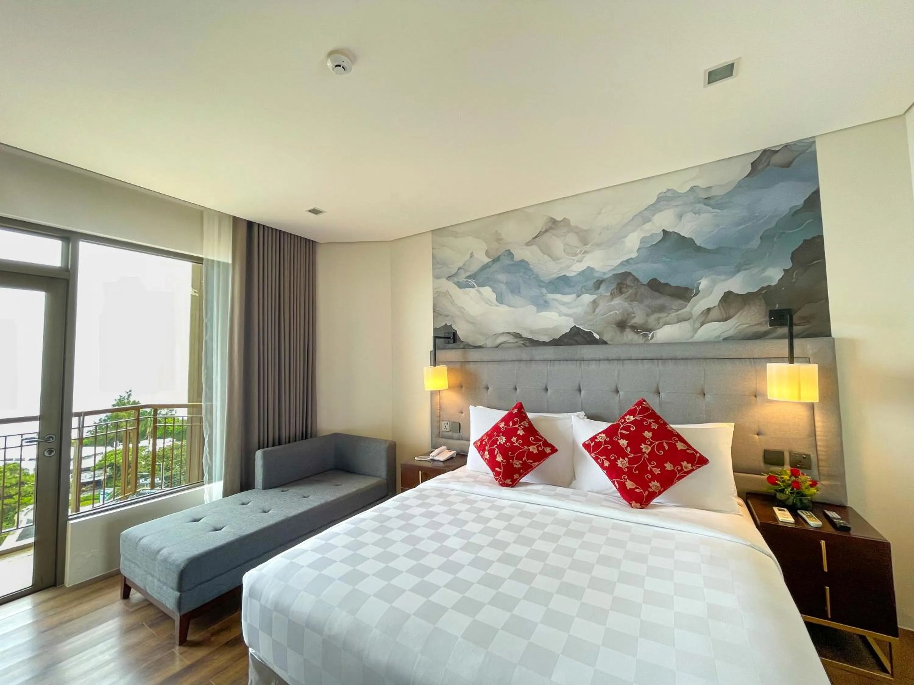 Bed in Summit Ridge Tagaytay - Newly Renovated