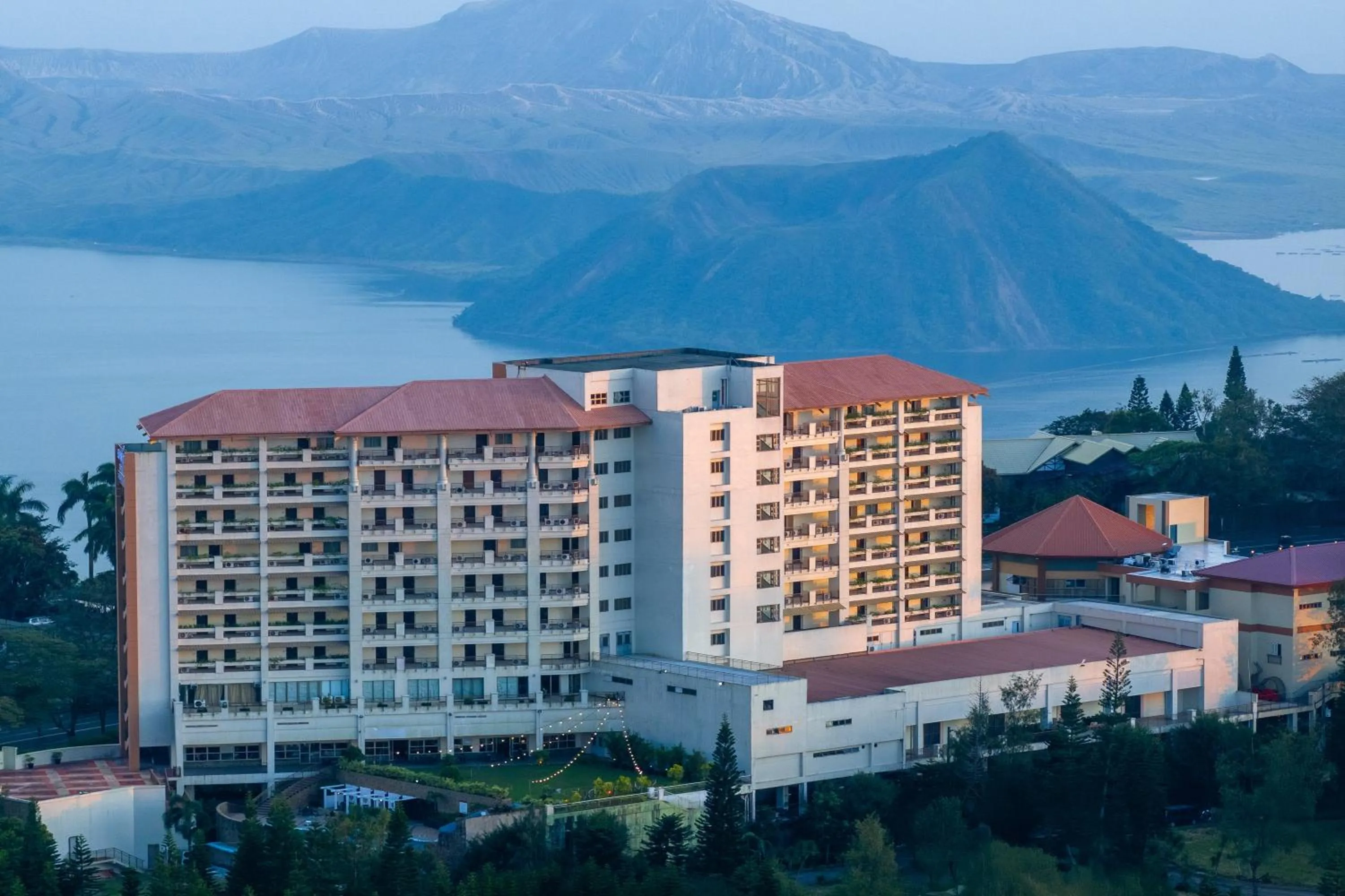 Property building in Summit Ridge Tagaytay - Newly Renovated