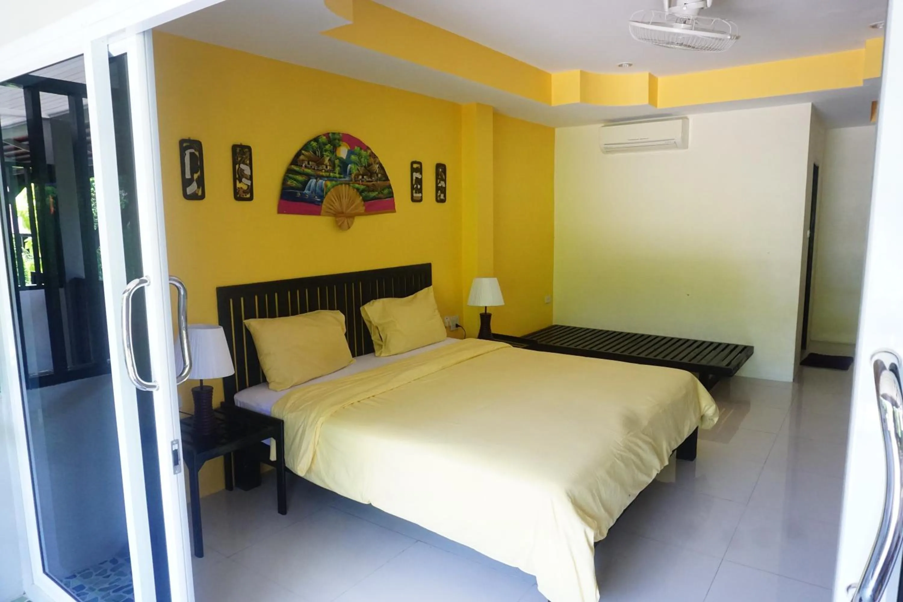 Photo of the whole room, Bed in Nadapa Resort