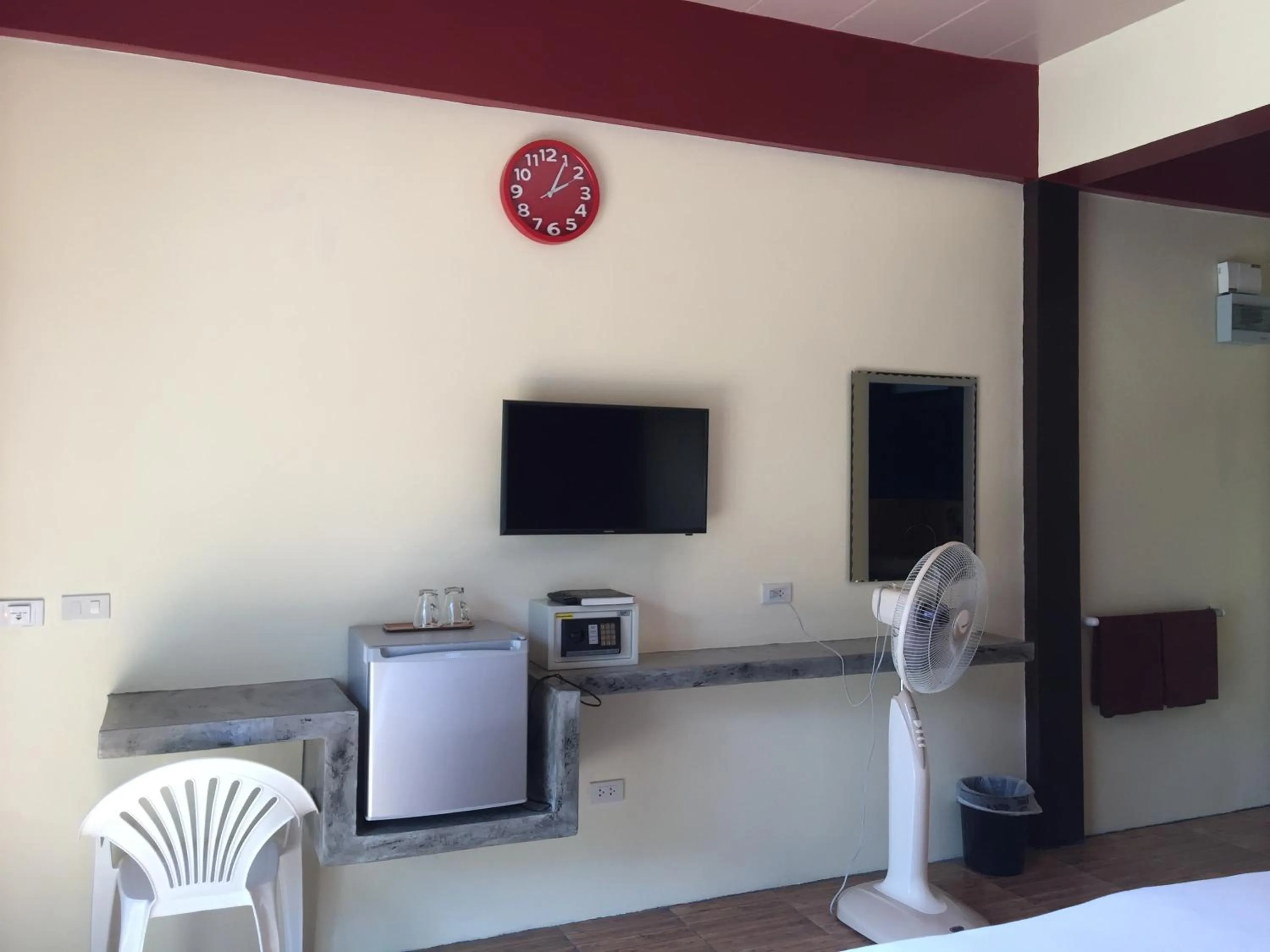 Communal lounge/ TV room in Nadapa Resort