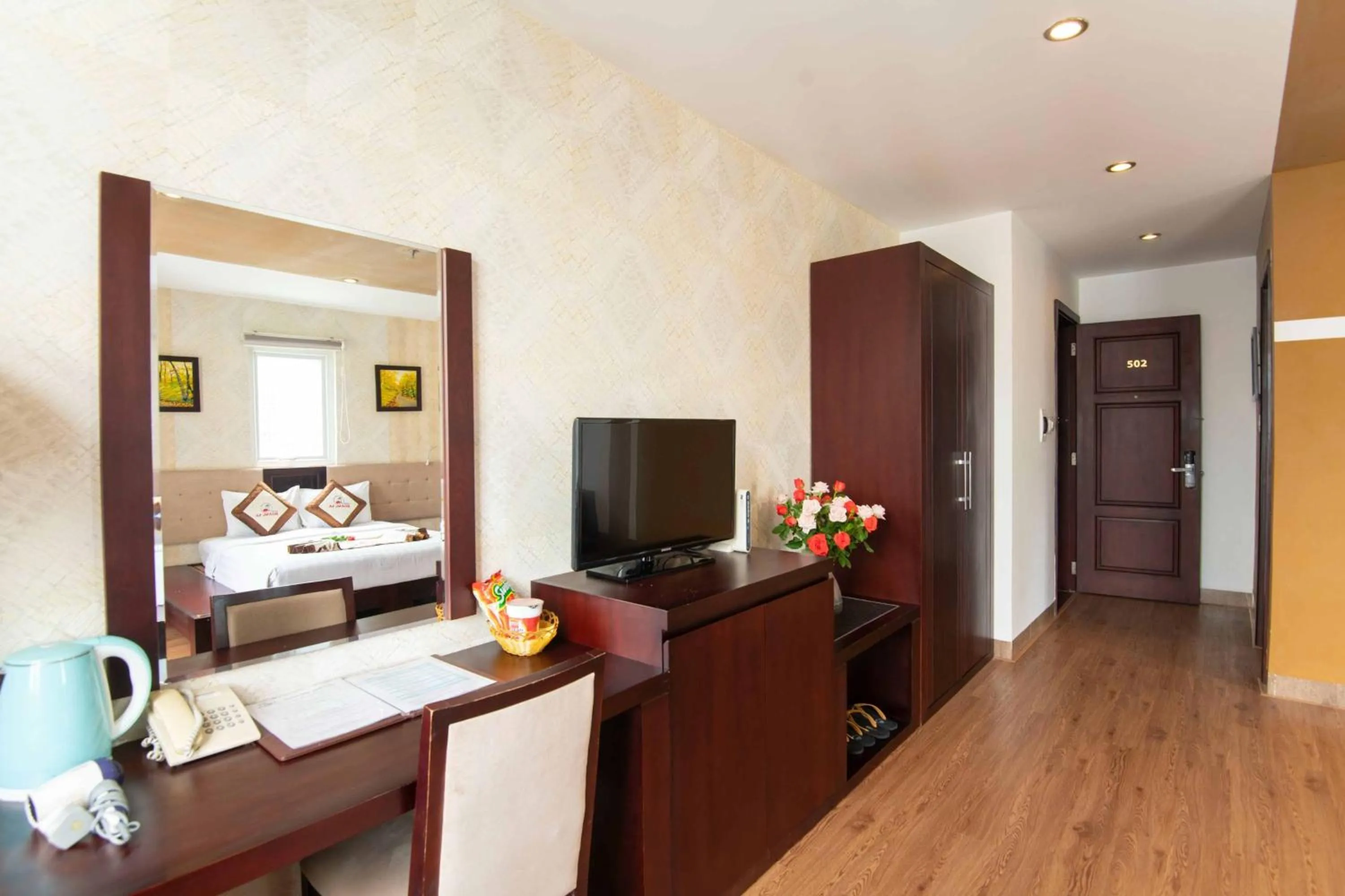 Property building, Bed in Hoang Sa Hotel