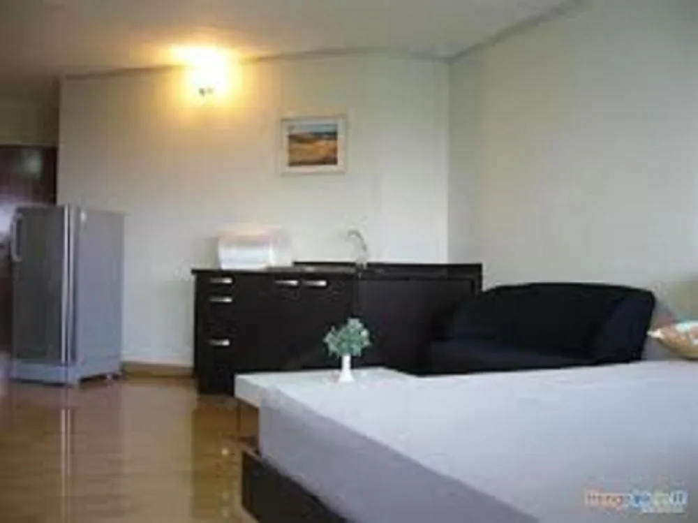 Photo of the whole room in IMPACT Muang Thong Thani Service Condominium