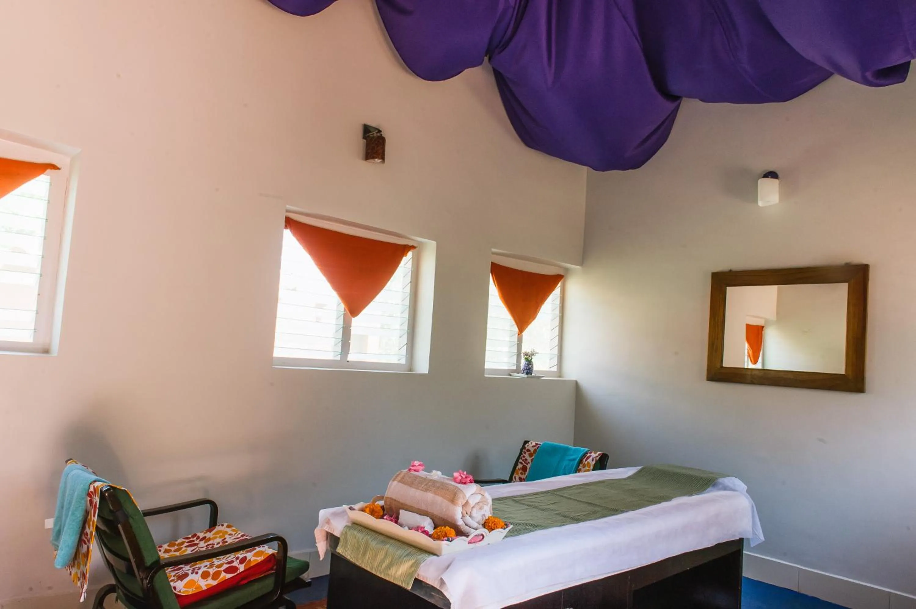 Spa and wellness centre/facilities, Bed in Red Earth Kabini