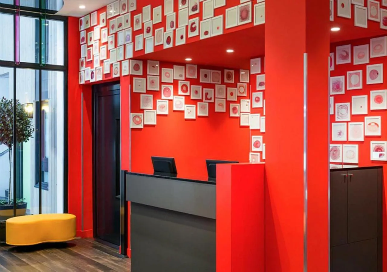 Lobby or reception in ibis Styles Paris La Défense Courbevoie