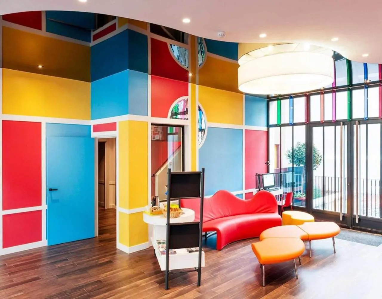 Lobby or reception in ibis Styles Paris La Défense Courbevoie