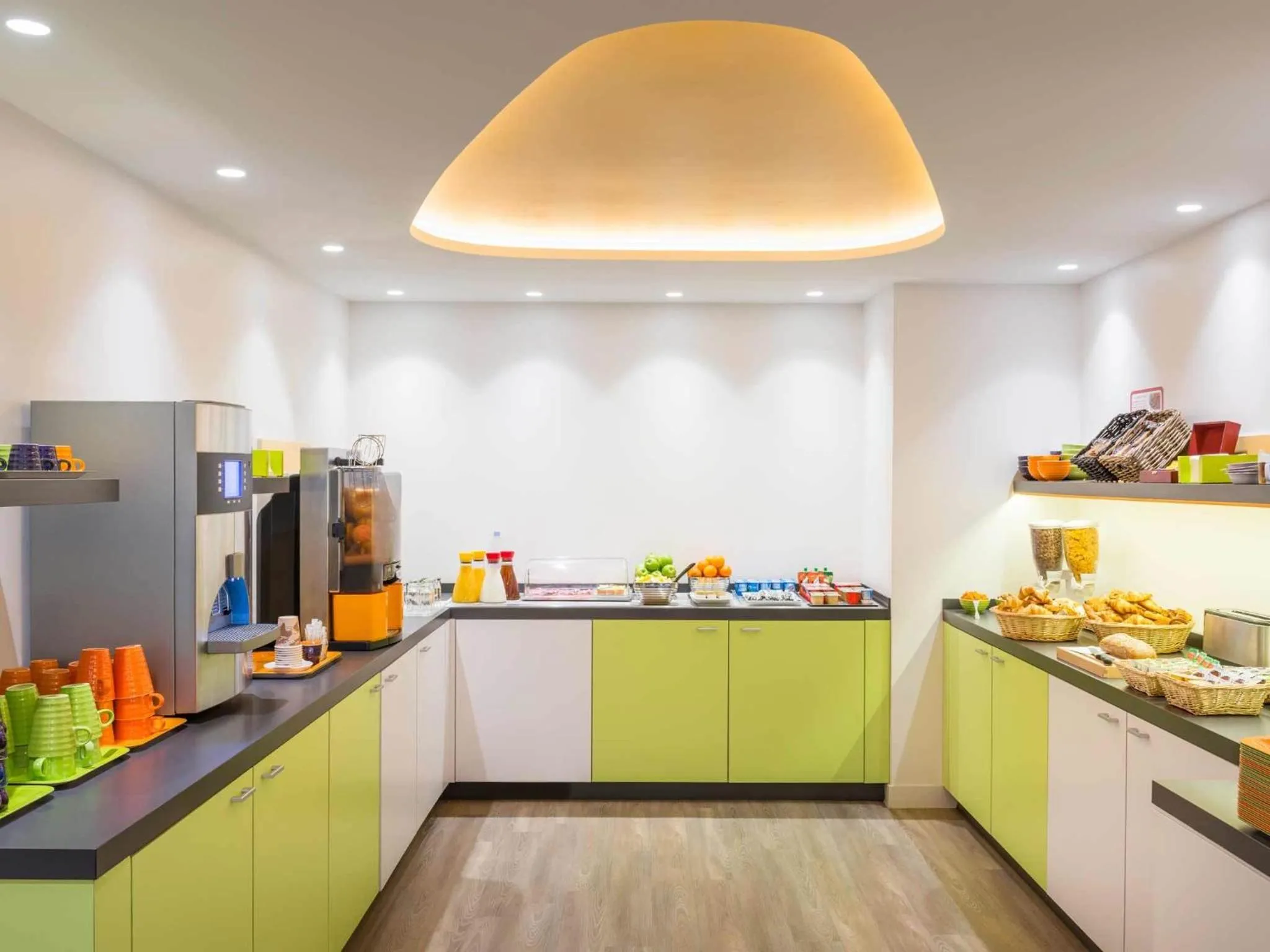 Food in ibis Styles Paris La Défense Courbevoie