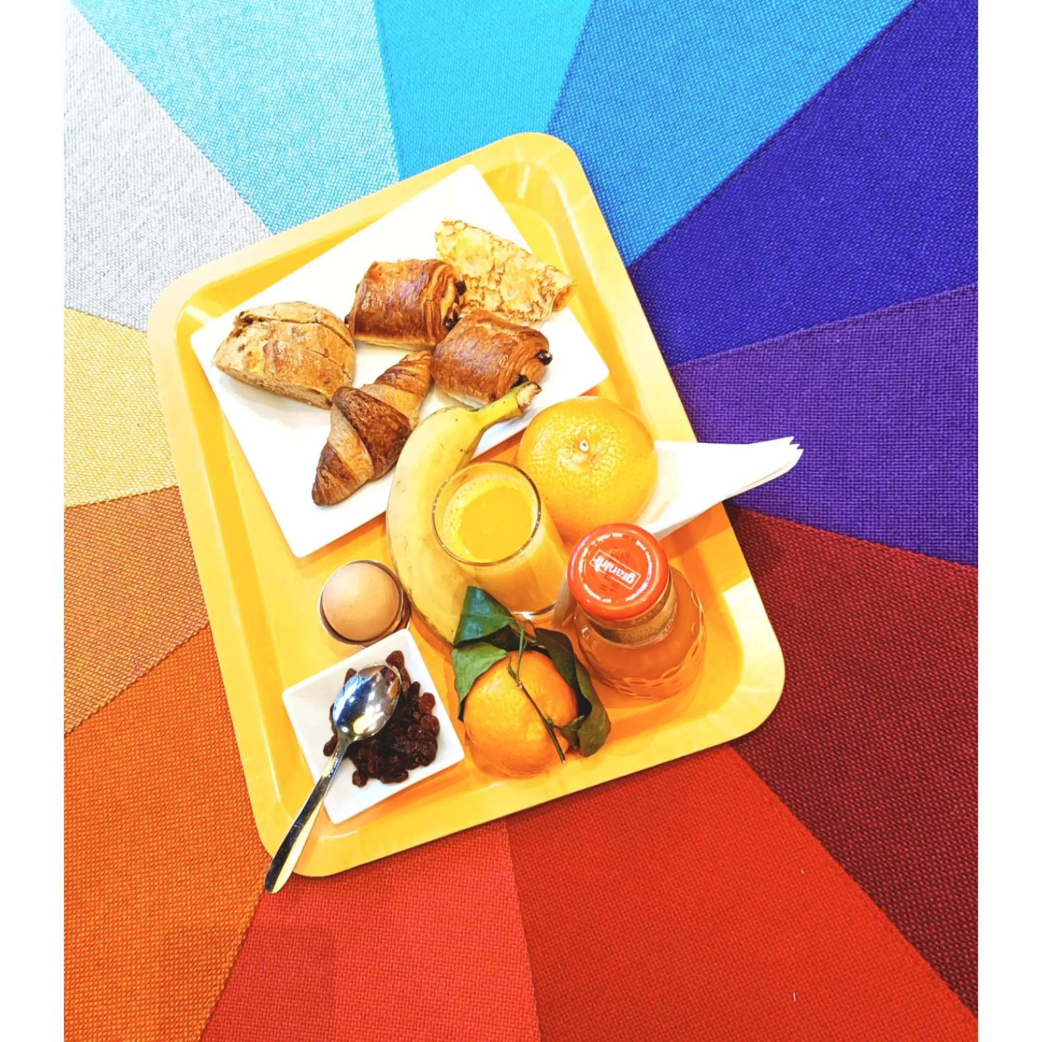 Restaurant/places to eat in ibis Styles Paris La Défense Courbevoie