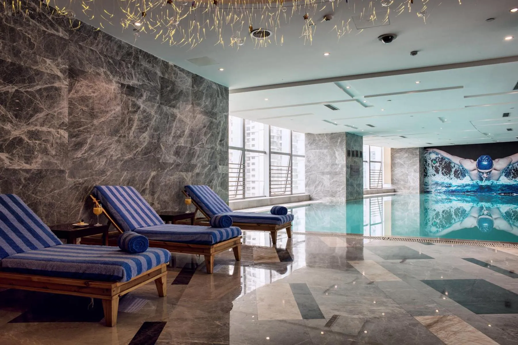 Swimming pool in Minyoun Chengdu Dongda Hotel