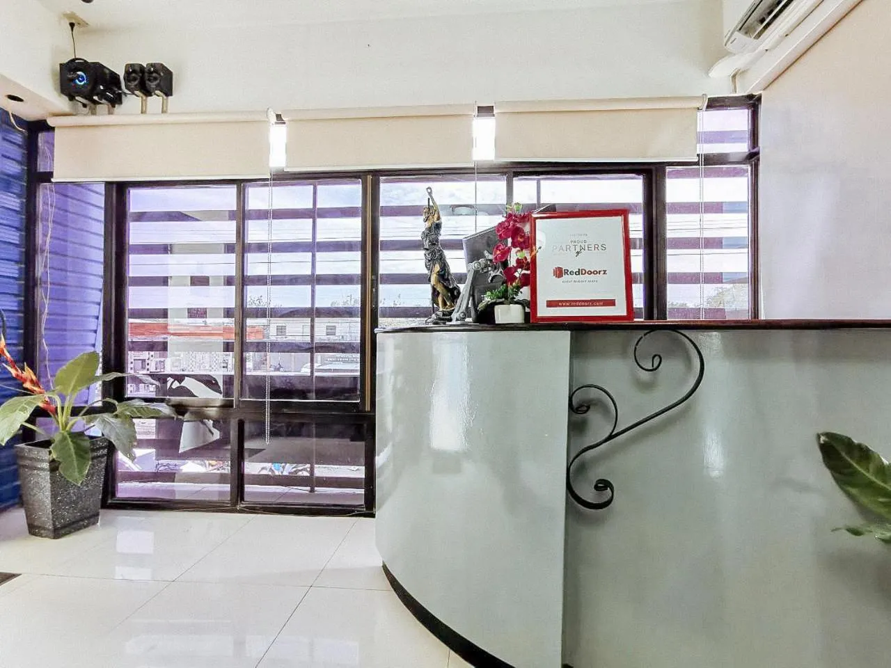 Lobby or reception in RedDoorz Plus near Dadiangas Heights