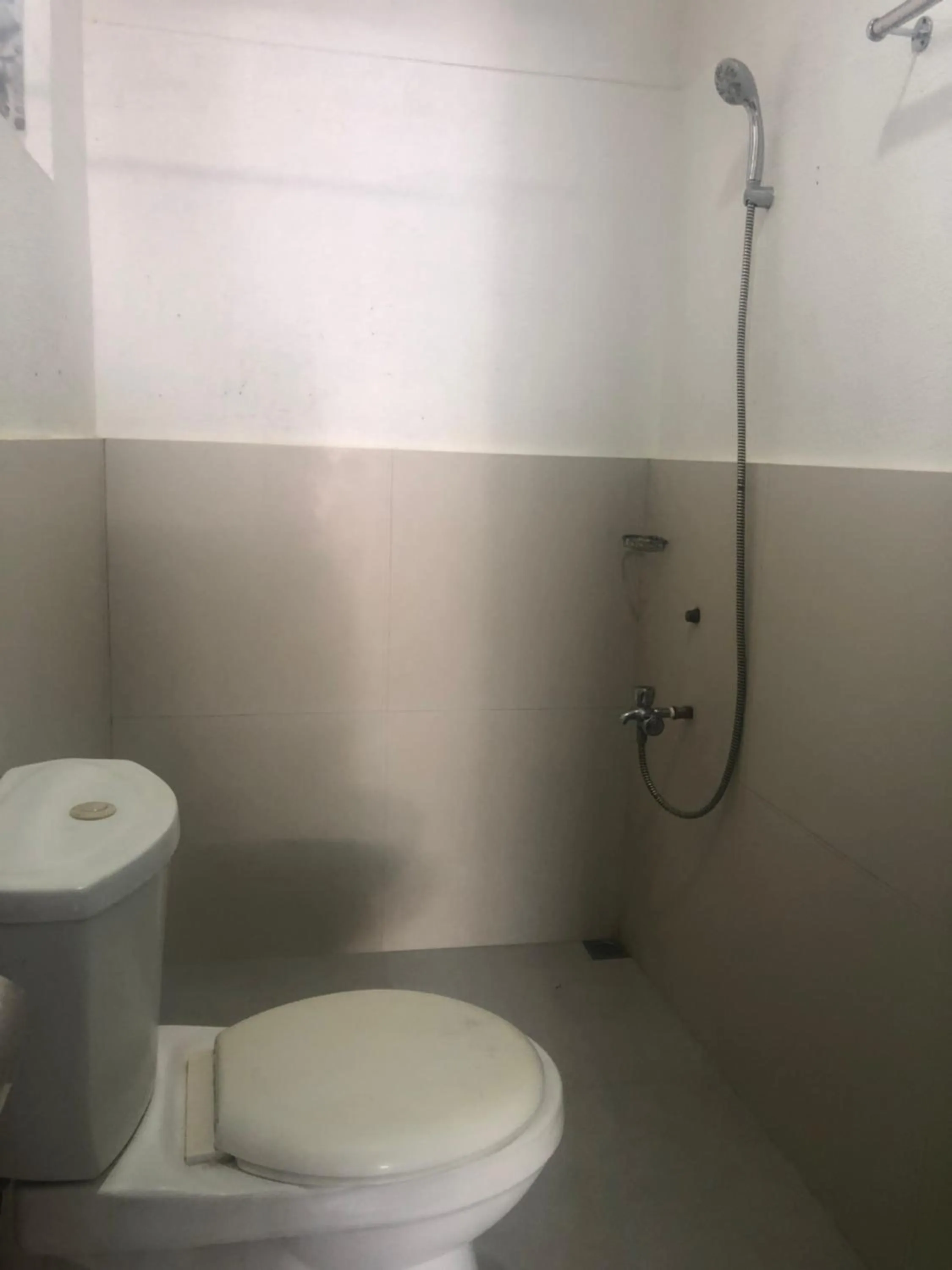 Toilet in Paguia’s Cottages