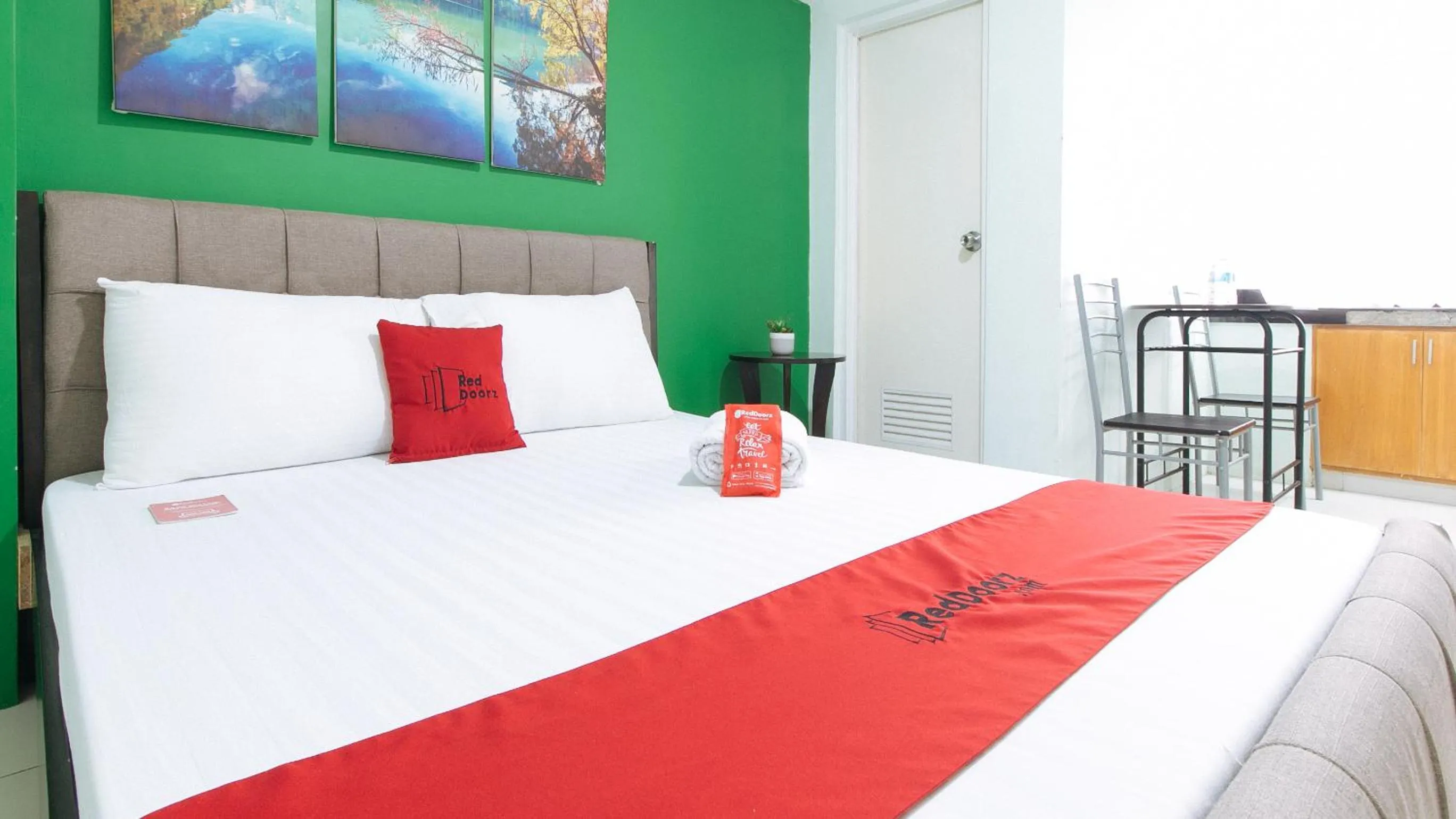 Bed in RedDoorz near C5 Kalayaan Avenue Makati